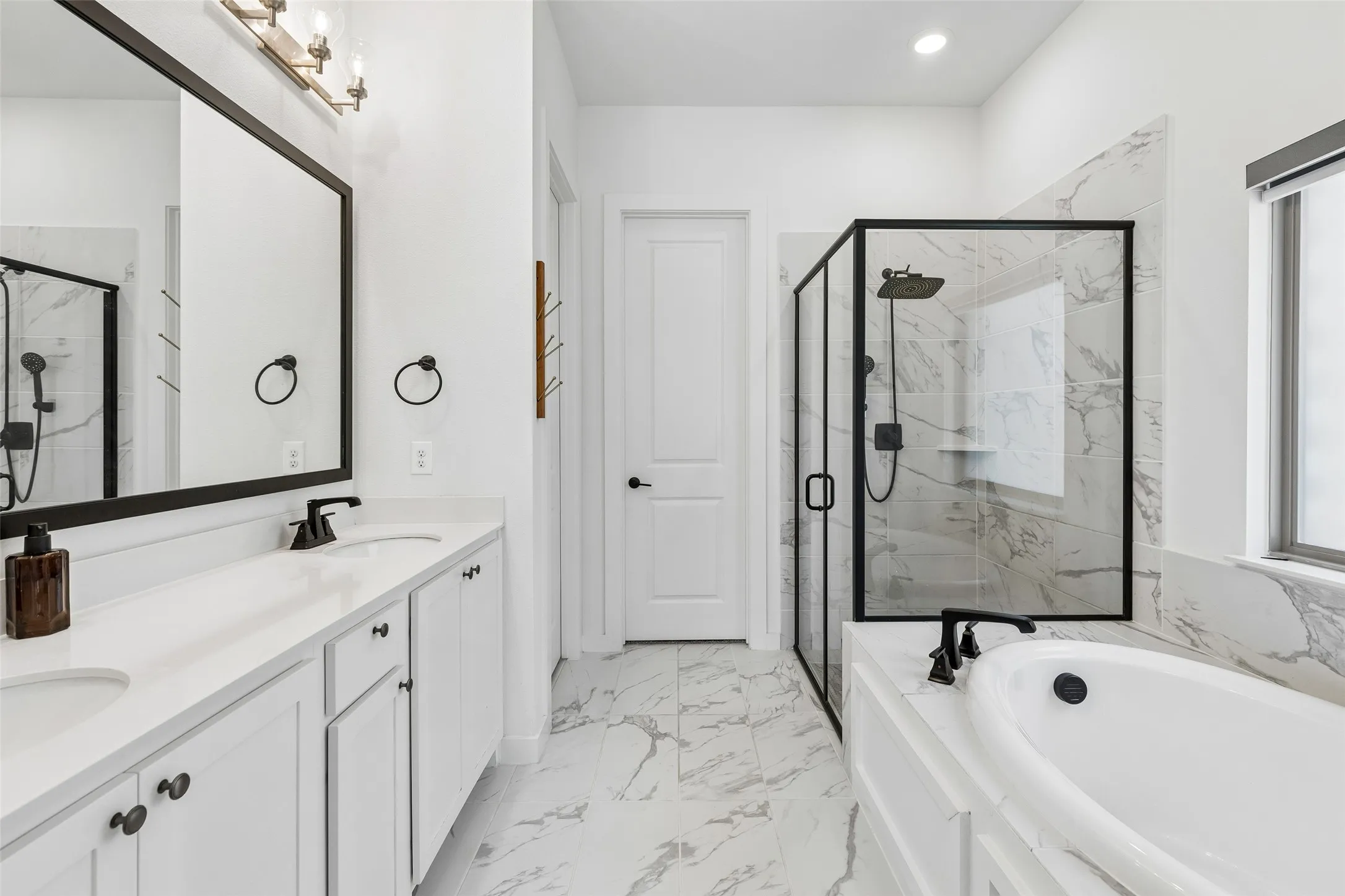 Single Family Residence For Sale in Collin County , 805 Isabel Street, Celina, Texas 75009, 4 Bedrooms, 4 Bathrooms, 2 Garage spaces, 2,662 Sqft, built in 2023, Price $567,000, mls#21266696, Real Estate Agent in Celina, Homes For Sale in Collin county, Homes For Sale in Celina, Realtor in Celina Texas, Real Estate Brokerage Independent Realty Texas, Luminita Cordes Realtor