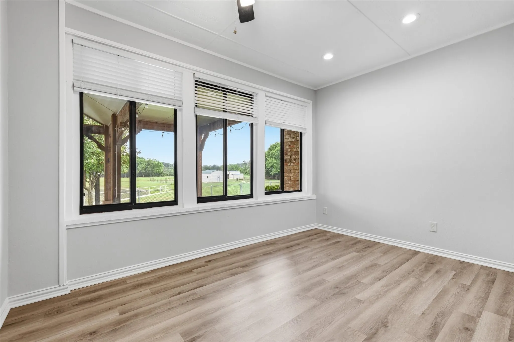Single Family Residence For Sale in Denton County , 6490 Rector Road, Sanger, Texas 76266, 3 Bedroom, 2 Bathroom, 2 Garage spaces, 1,760 Sqft, built in 2008, mls#21273689, Real Estate Agent in Sanger, Homes For Sale in Denton county, Homes For Sale in Sanger, Realtor in Sanger Texas, Real Estate Brokerage Independent Realty Texas, Luminita Cordes Realtor