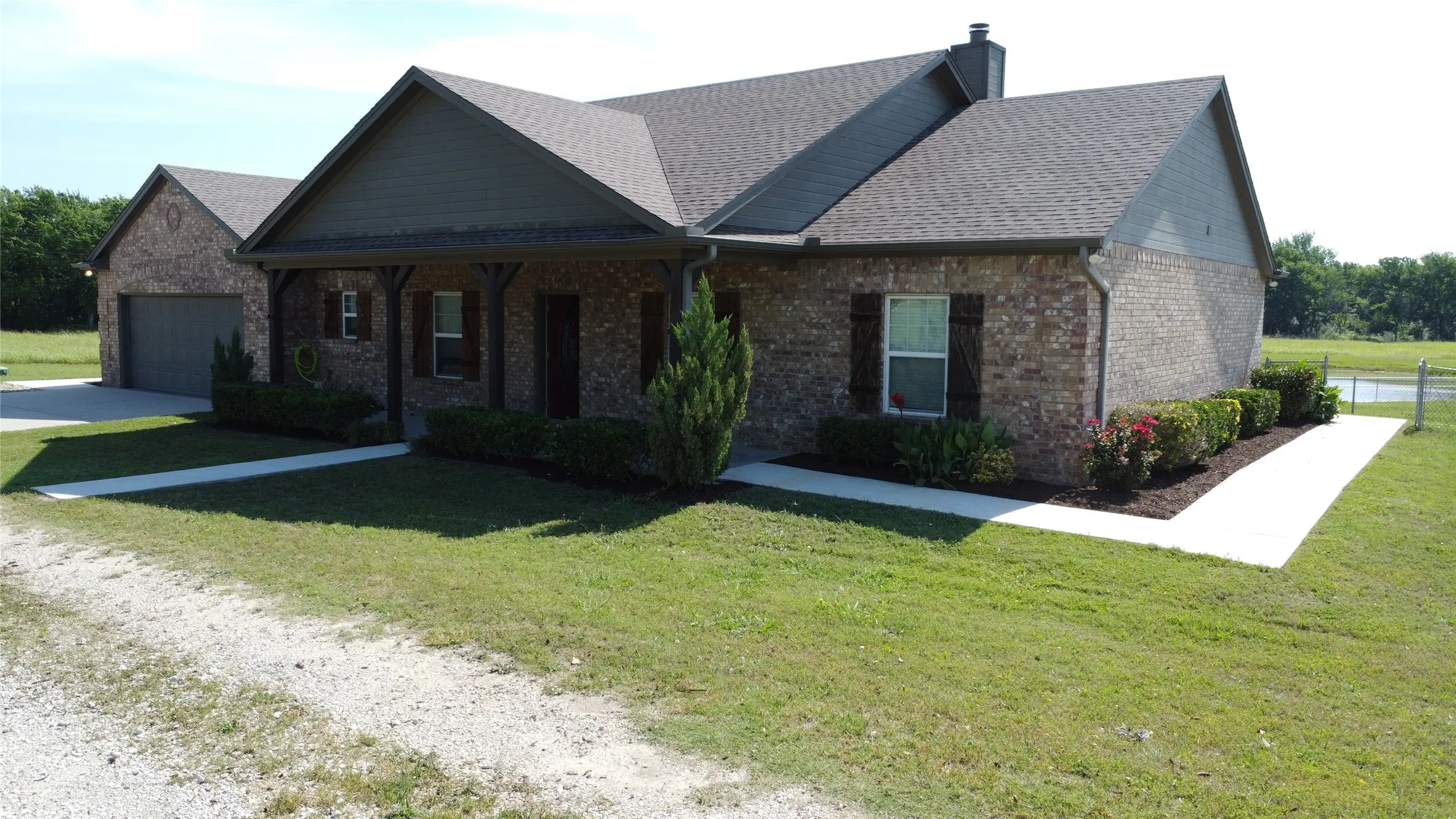 Single Family Residence For Sale in Denton County , 6490 Rector Road, Sanger, Texas 76266, 3 Bedroom, 2 Bathroom, 2 Garage spaces, 1,760 Sqft, built in 2008, mls#21273689, Real Estate Agent in Sanger, Homes For Sale in Denton county, Homes For Sale in Sanger, Realtor in Sanger Texas, Real Estate Brokerage Independent Realty Texas, Luminita Cordes Realtor