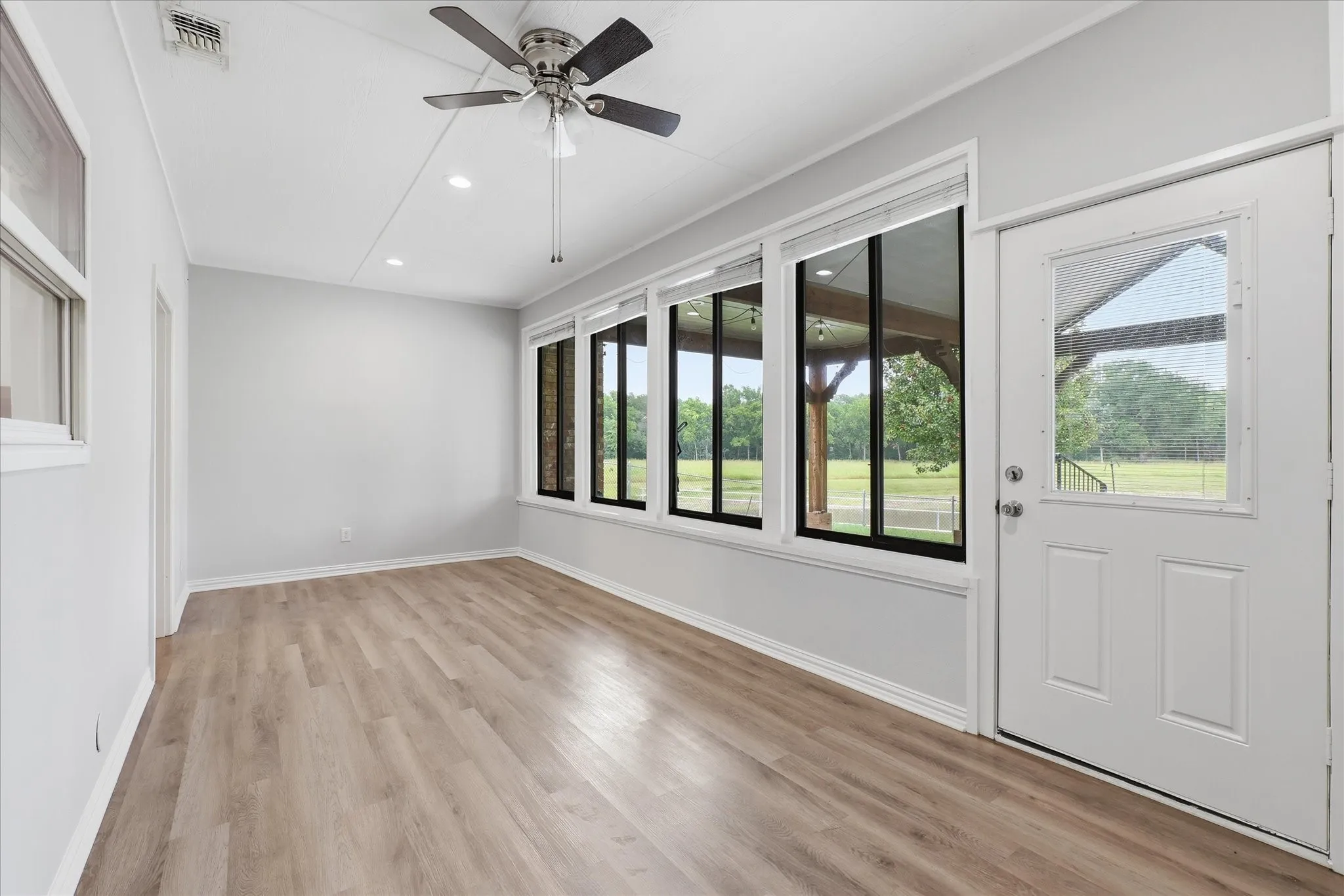 Single Family Residence For Sale in Denton County , 6490 Rector Road, Sanger, Texas 76266, 3 Bedroom, 2 Bathroom, 2 Garage spaces, 1,760 Sqft, built in 2008, mls#21273689, Real Estate Agent in Sanger, Homes For Sale in Denton county, Homes For Sale in Sanger, Realtor in Sanger Texas, Real Estate Brokerage Independent Realty Texas, Luminita Cordes Realtor