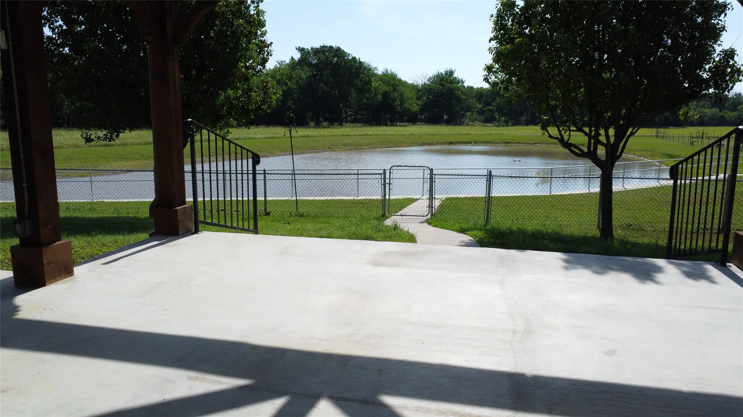 Single Family Residence For Sale in Denton County , 6490 Rector Road, Sanger, Texas 76266, 3 Bedroom, 2 Bathroom, 2 Garage spaces, 1,760 Sqft, built in 2008, mls#21273689, Real Estate Agent in Sanger, Homes For Sale in Denton county, Homes For Sale in Sanger, Realtor in Sanger Texas, Real Estate Brokerage Independent Realty Texas, Luminita Cordes Realtor