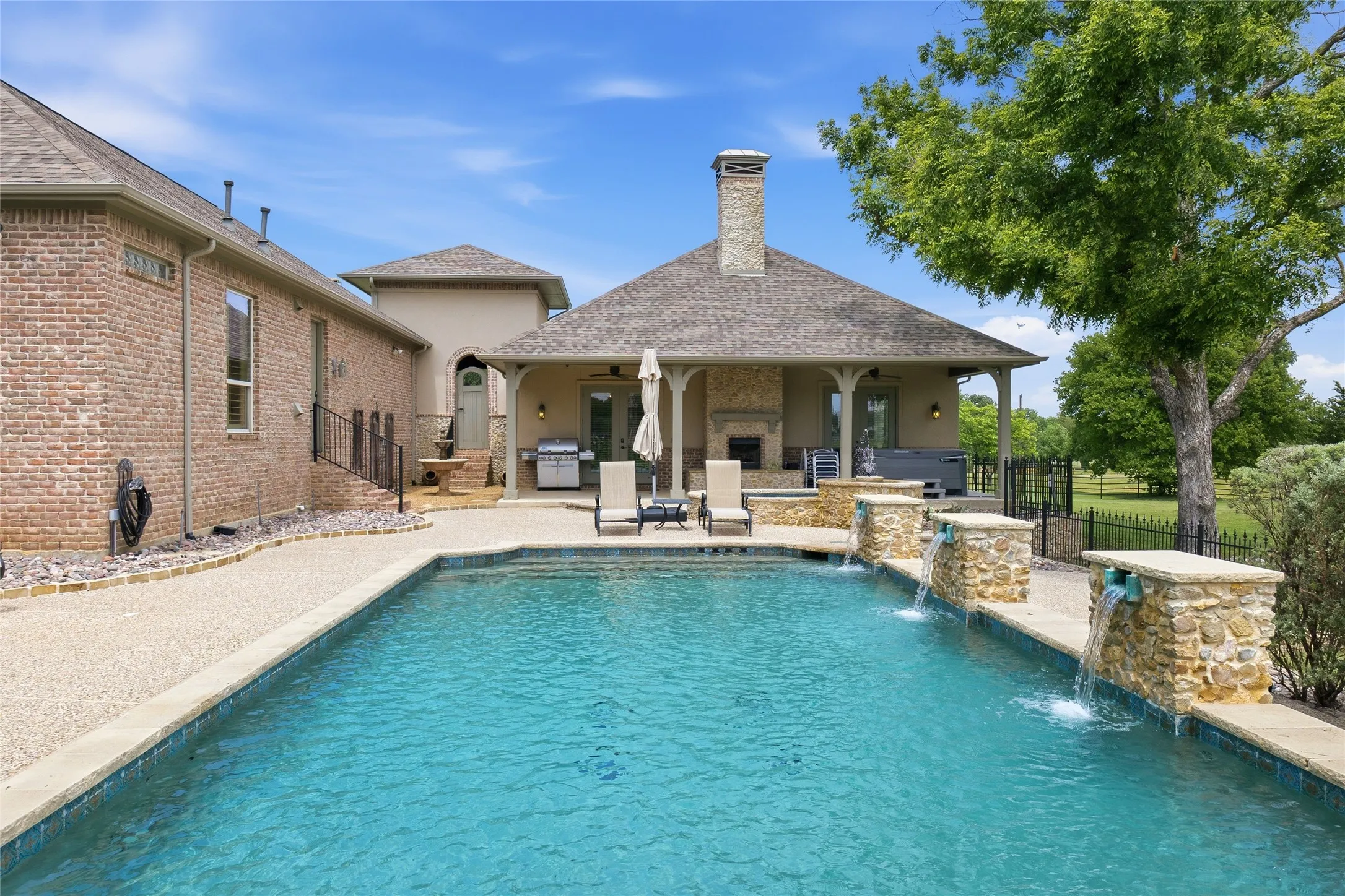 Direct view of the Guest House and the pool right in front of it