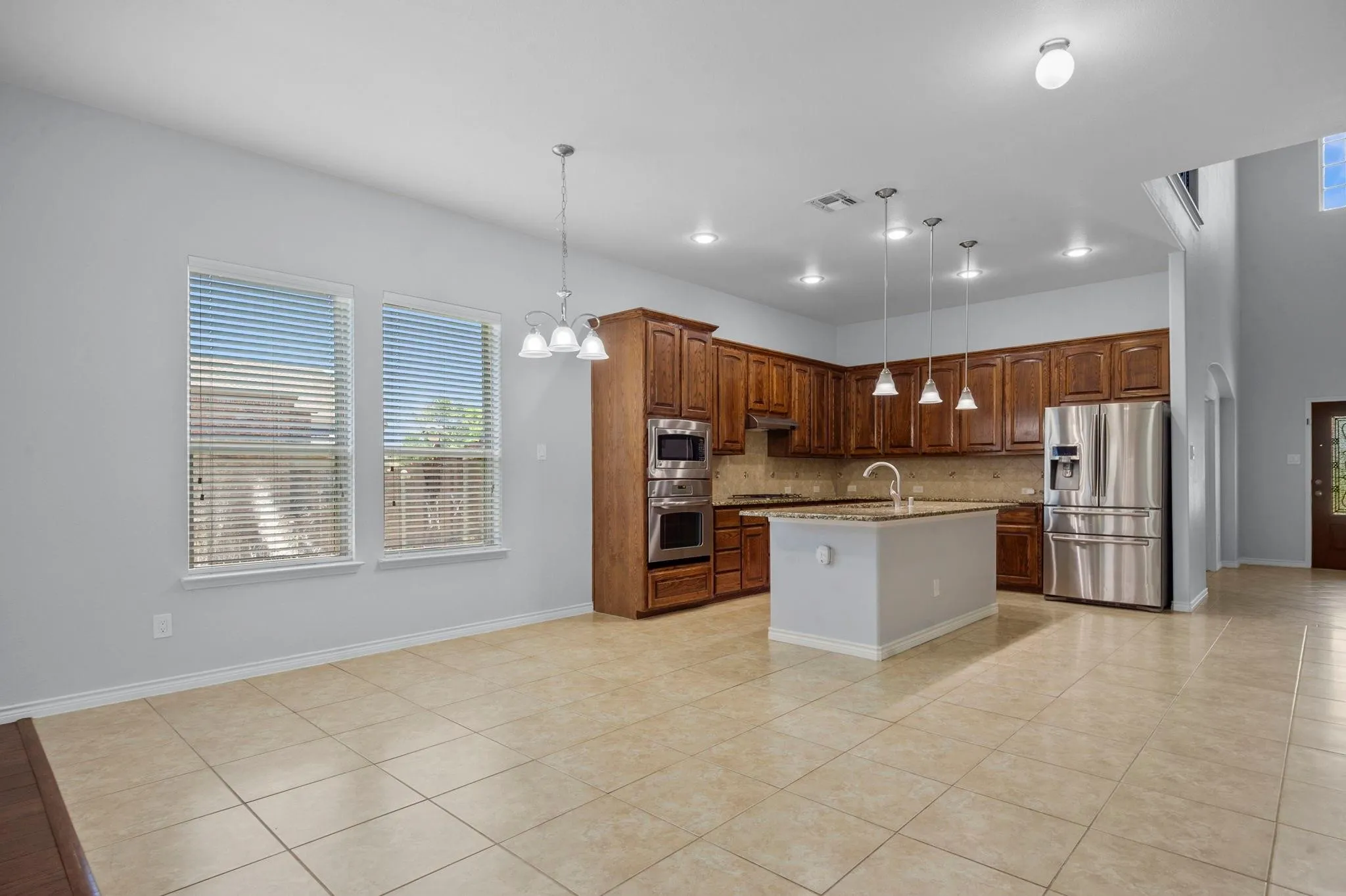 Single Family Residence For Sale in Collin County , 913 Lampassas Trail, Mc Kinney, Texas 75072, 4 Bedroom, 4 Bathroom, 2 Garage spaces, 2,749 Sqft, built in 2012, mls#21268124, Real Estate Agent in Mc Kinney, Homes For Sale in Collin county, Homes For Sale in Mc Kinney, Realtor in Mc Kinney Texas, Real Estate Brokerage Independent Realty Texas, Luminita Cordes Realtor