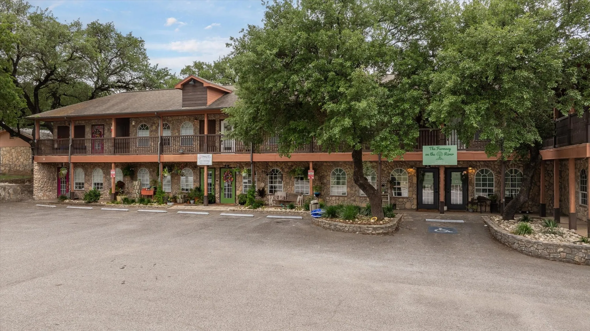 Office For Sale in Somervell County , 200 E Elm Street, Glen Rose, Texas 76043, 0, 0, Garage spaces, 0 Sqft, built in 2000, mls#21258565, Real Estate Agent in Glen Rose, Homes For Sale in Somervell county, Homes For Sale in Glen Rose, Realtor in Glen Rose Texas, Real Estate Brokerage Independent Realty Texas, Luminita Cordes Realtor