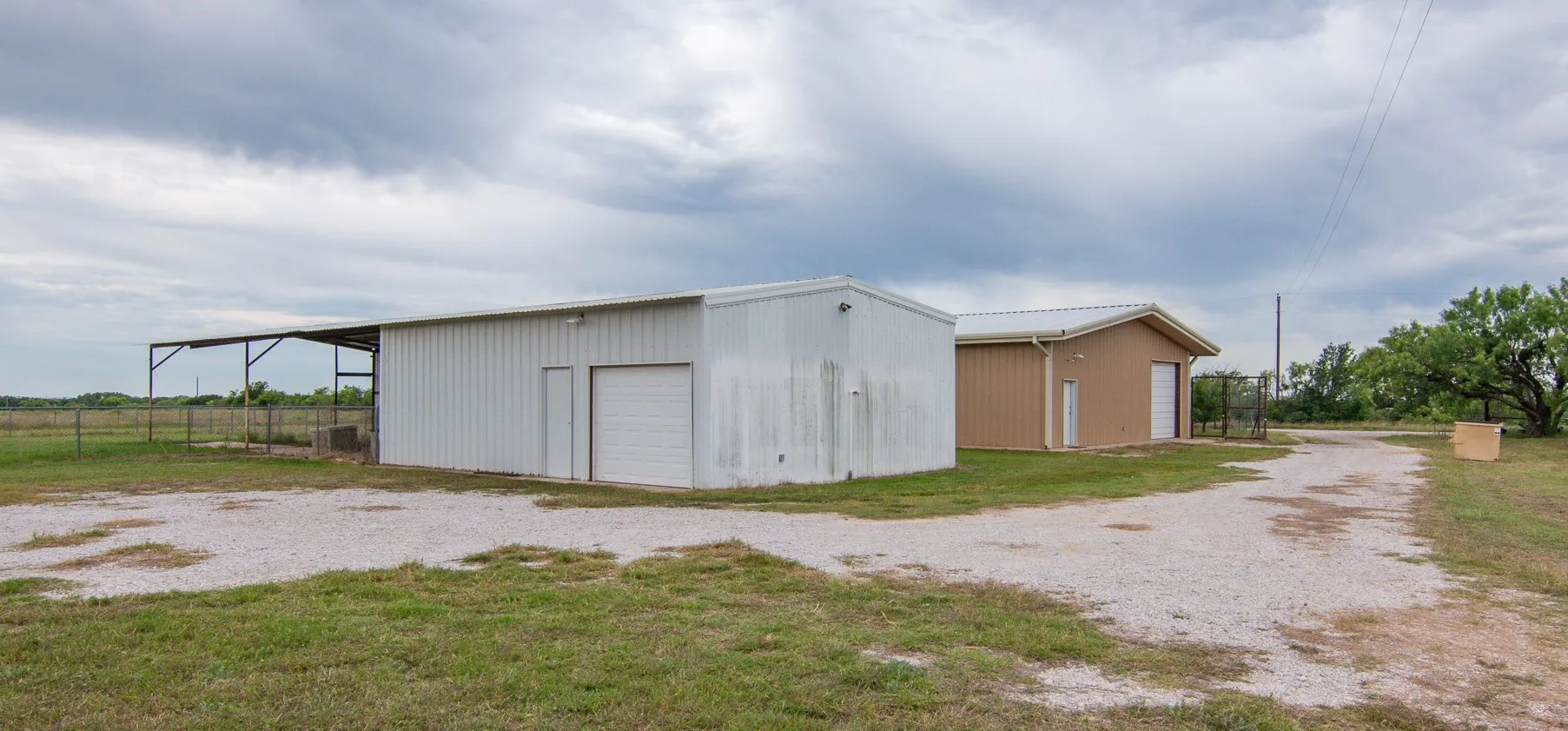 Farm For Sale in Brown County , 6187 Fm 586, Bangs, Texas 76823, 4 Bedroom, 3 Bathroom, 2 Garage spaces, 3,405 Sqft, built in 2007, mls#21274924, Real Estate Agent in Bangs, Homes For Sale in Brown county, Homes For Sale in Bangs, Realtor in Bangs Texas, Real Estate Brokerage Independent Realty Texas, Luminita Cordes Realtor