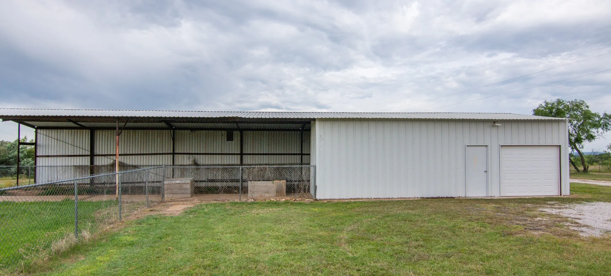Farm For Sale in Brown County , 6187 Fm 586, Bangs, Texas 76823, 4 Bedroom, 3 Bathroom, 2 Garage spaces, 3,405 Sqft, built in 2007, mls#21274924, Real Estate Agent in Bangs, Homes For Sale in Brown county, Homes For Sale in Bangs, Realtor in Bangs Texas, Real Estate Brokerage Independent Realty Texas, Luminita Cordes Realtor