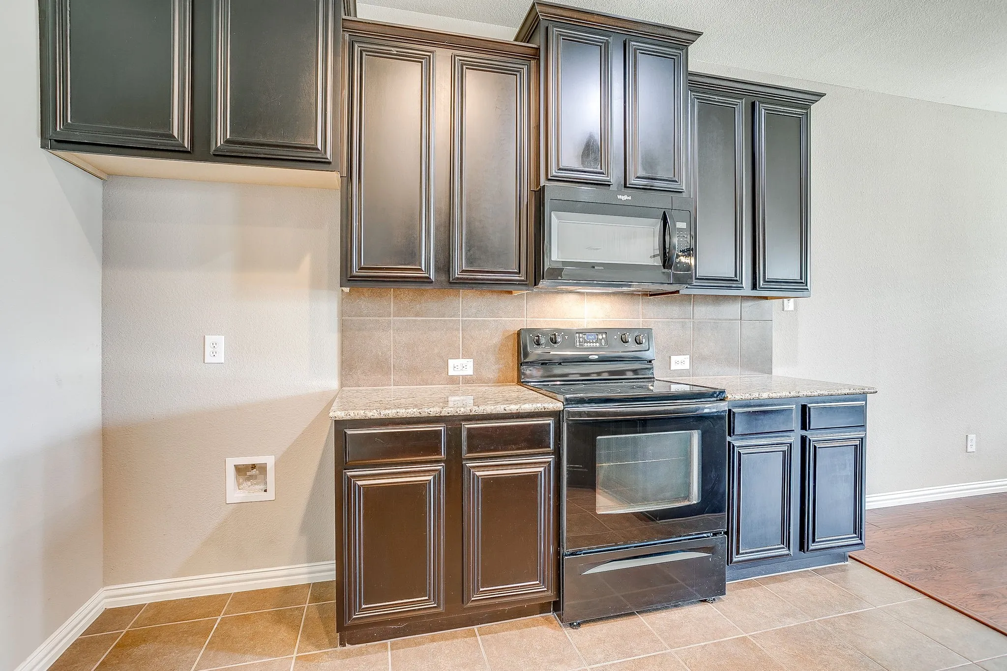 Single Family Residence For Sale in Parker County , 1537 Silverstone Drive, Weatherford, Texas 76087, 4 Bedroom, 3 Bathroom, 3 Garage spaces, 2,667 Sqft, built in 2013, mls#21274219, Real Estate Agent in Weatherford, Homes For Sale in Parker county, Homes For Sale in Weatherford, Realtor in Weatherford Texas, Real Estate Brokerage Independent Realty Texas, Luminita Cordes Realtor