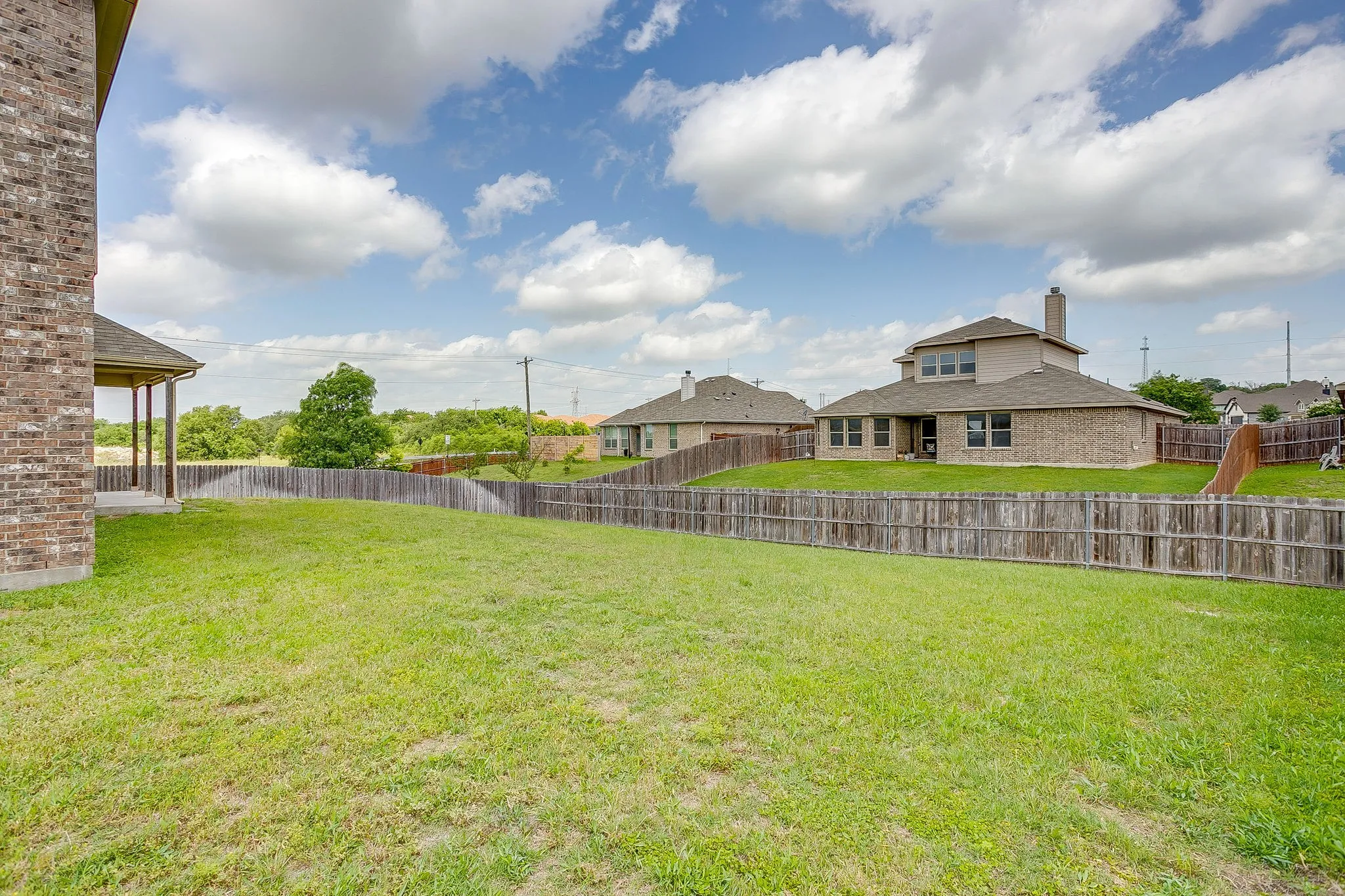 Single Family Residence For Sale in Parker County , 1537 Silverstone Drive, Weatherford, Texas 76087, 4 Bedroom, 3 Bathroom, 3 Garage spaces, 2,667 Sqft, built in 2013, mls#21274219, Real Estate Agent in Weatherford, Homes For Sale in Parker county, Homes For Sale in Weatherford, Realtor in Weatherford Texas, Real Estate Brokerage Independent Realty Texas, Luminita Cordes Realtor