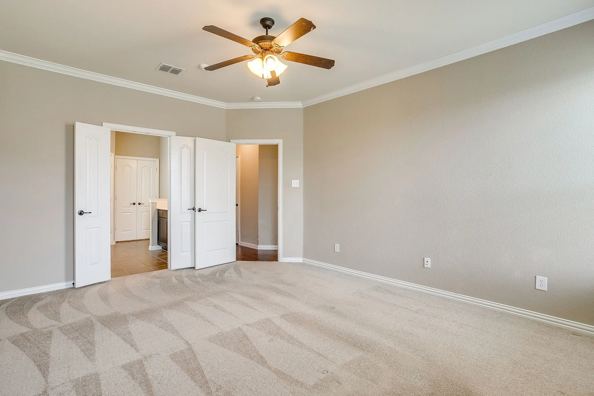 Single Family Residence For Sale in Parker County , 1537 Silverstone Drive, Weatherford, Texas 76087, 4 Bedroom, 3 Bathroom, 3 Garage spaces, 2,667 Sqft, built in 2013, mls#21274219, Real Estate Agent in Weatherford, Homes For Sale in Parker county, Homes For Sale in Weatherford, Realtor in Weatherford Texas, Real Estate Brokerage Independent Realty Texas, Luminita Cordes Realtor