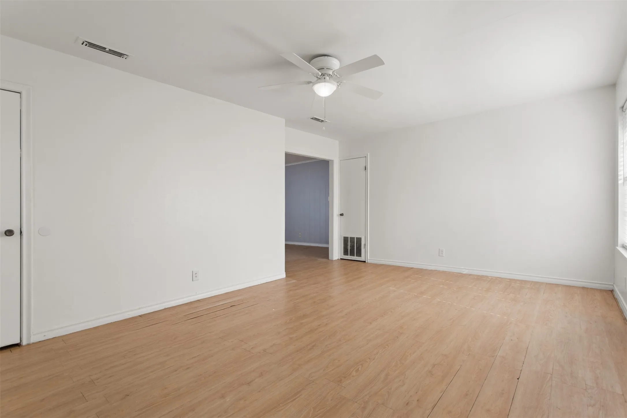 Single Family Residence For Sale in Smith County , 3126 Colgate Avenue, Tyler, Texas 75701, 4 Bedrooms, 3 Bathrooms, 2 Garage spaces, 2,121 Sqft, built in 1958, Price $239,900, mls#21274951, Real Estate Agent in Tyler, Homes For Sale in Smith county, Homes For Sale in Tyler, Realtor in Tyler Texas, Real Estate Brokerage Independent Realty Texas, Luminita Cordes Realtor