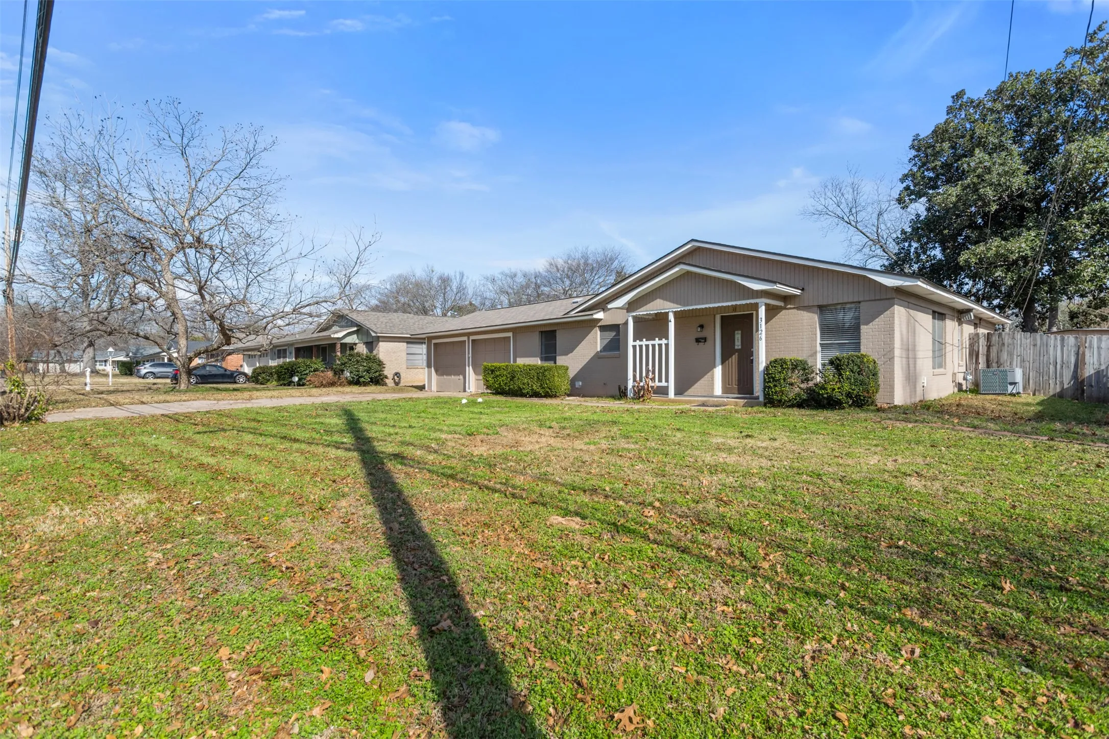 Single Family Residence For Sale in Smith County , 3126 Colgate Avenue, Tyler, Texas 75701, 4 Bedrooms, 3 Bathrooms, 2 Garage spaces, 2,121 Sqft, built in 1958, Price $239,900, mls#21274951, Real Estate Agent in Tyler, Homes For Sale in Smith county, Homes For Sale in Tyler, Realtor in Tyler Texas, Real Estate Brokerage Independent Realty Texas, Luminita Cordes Realtor