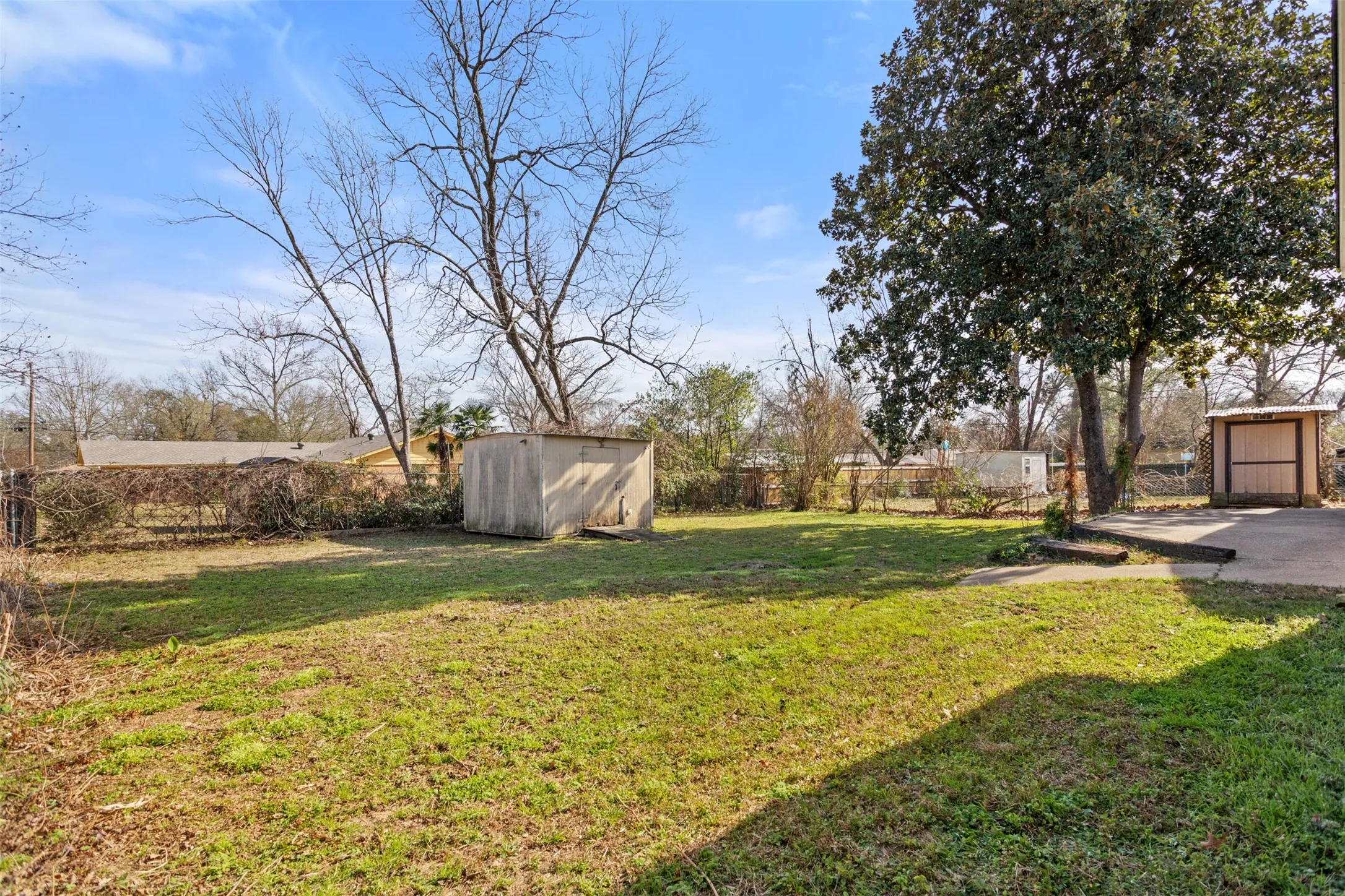 Single Family Residence For Sale in Smith County , 3126 Colgate Avenue, Tyler, Texas 75701, 4 Bedrooms, 3 Bathrooms, 2 Garage spaces, 2,121 Sqft, built in 1958, Price $239,900, mls#21274951, Real Estate Agent in Tyler, Homes For Sale in Smith county, Homes For Sale in Tyler, Realtor in Tyler Texas, Real Estate Brokerage Independent Realty Texas, Luminita Cordes Realtor