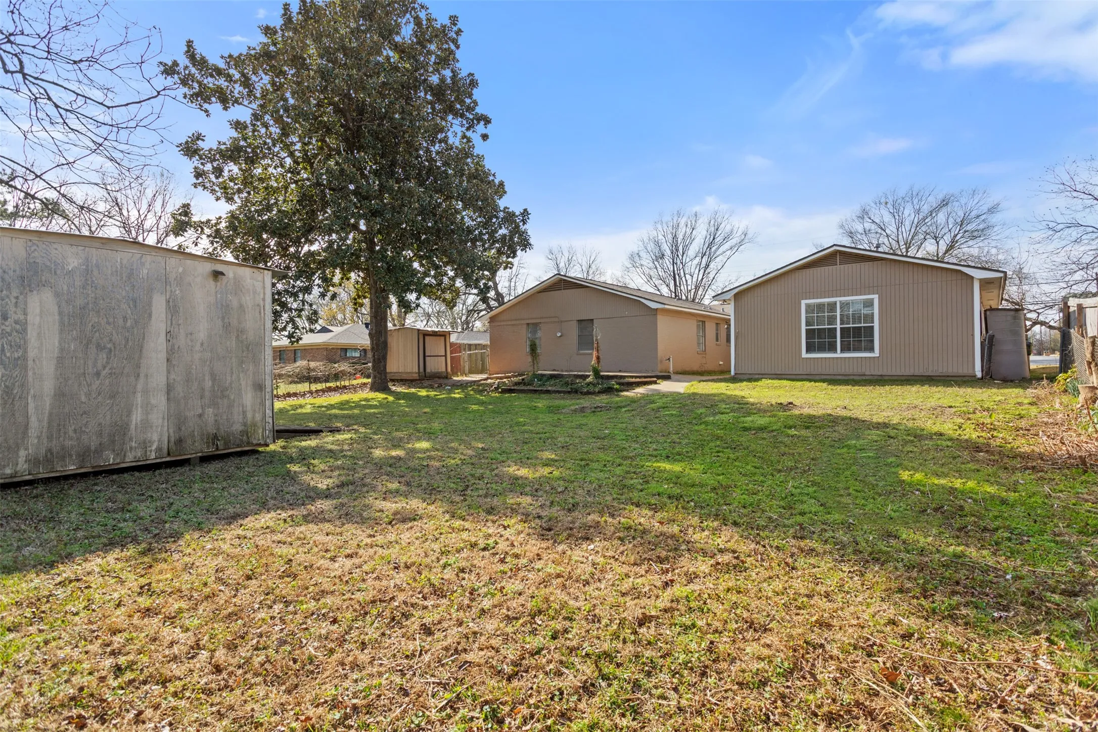Single Family Residence For Sale in Smith County , 3126 Colgate Avenue, Tyler, Texas 75701, 4 Bedrooms, 3 Bathrooms, 2 Garage spaces, 2,121 Sqft, built in 1958, Price $239,900, mls#21274951, Real Estate Agent in Tyler, Homes For Sale in Smith county, Homes For Sale in Tyler, Realtor in Tyler Texas, Real Estate Brokerage Independent Realty Texas, Luminita Cordes Realtor
