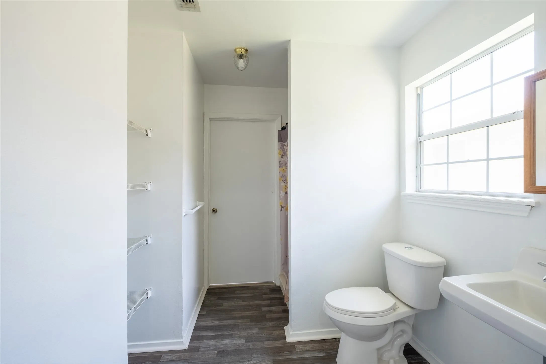 Single Family Residence For Sale in Smith County , 3126 Colgate Avenue, Tyler, Texas 75701, 4 Bedrooms, 3 Bathrooms, 2 Garage spaces, 2,121 Sqft, built in 1958, Price $239,900, mls#21274951, Real Estate Agent in Tyler, Homes For Sale in Smith county, Homes For Sale in Tyler, Realtor in Tyler Texas, Real Estate Brokerage Independent Realty Texas, Luminita Cordes Realtor
