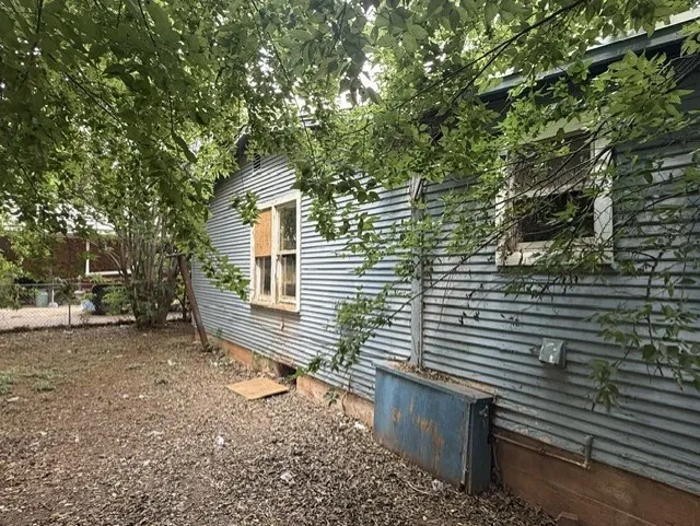 Single Family Residence For Sale in Taylor County , 918 Sammons Street, Abilene, Texas 79605, 2 Bedroom, 2 Bathroom, Garage spaces, 1,140 Sqft, built in 1960, mls#21273881, Real Estate Agent in Abilene, Homes For Sale in Taylor county, Homes For Sale in Abilene, Realtor in Abilene Texas, Real Estate Brokerage Independent Realty Texas, Luminita Cordes Realtor