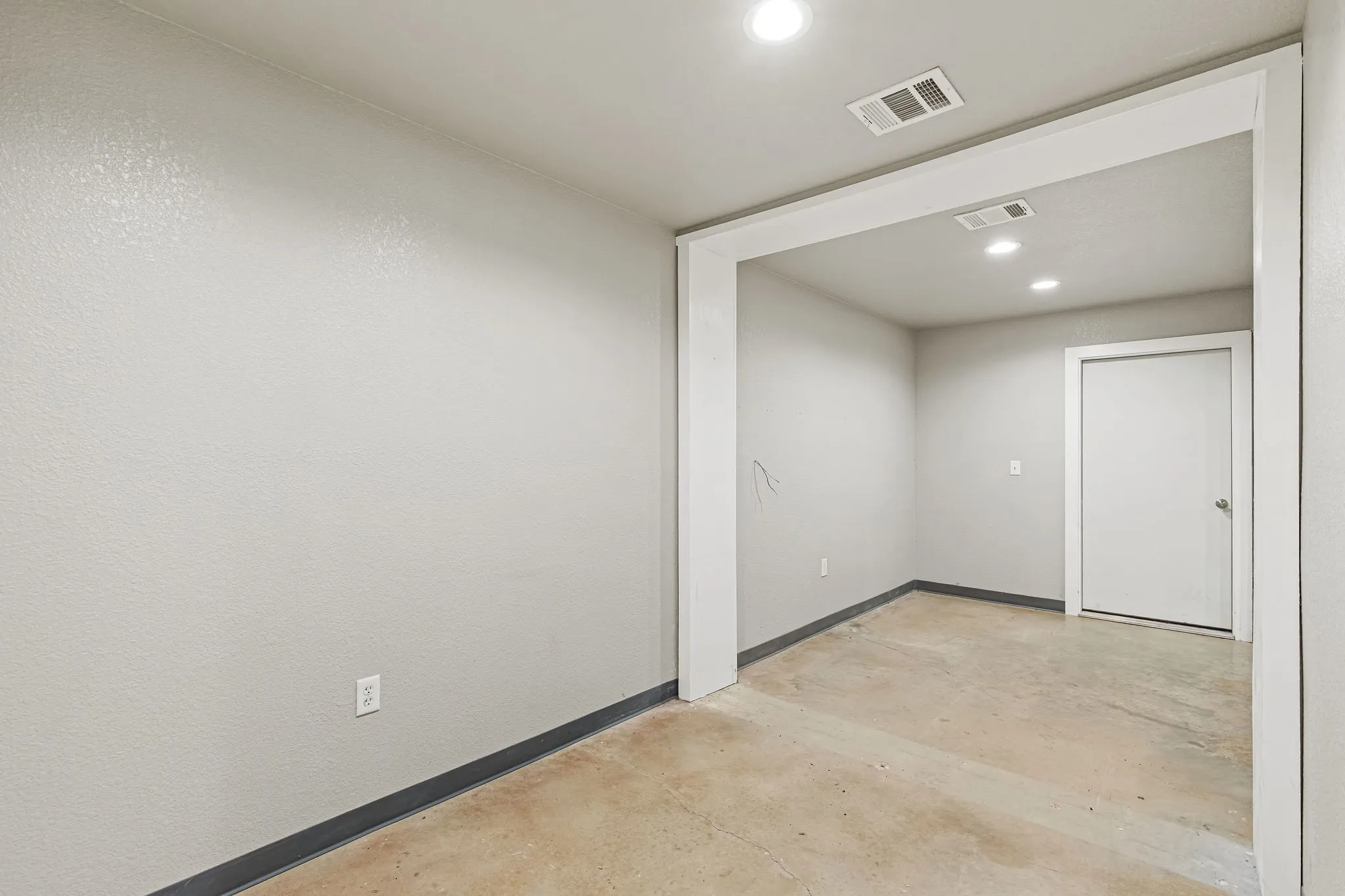 Warehouse For Rent in Wise County , 2601 S Highway 287 600, Decatur, Texas 76234, 0, 0, Garage spaces, 0 Sqft, built in 1975, Price $2,100, mls#21274965, Real Estate Agent in Decatur, Homes For Rent in Wise county, Homes For Rent in Decatur, Realtor in Decatur Texas, Real Estate Brokerage Independent Realty Texas, Luminita Cordes Realtor