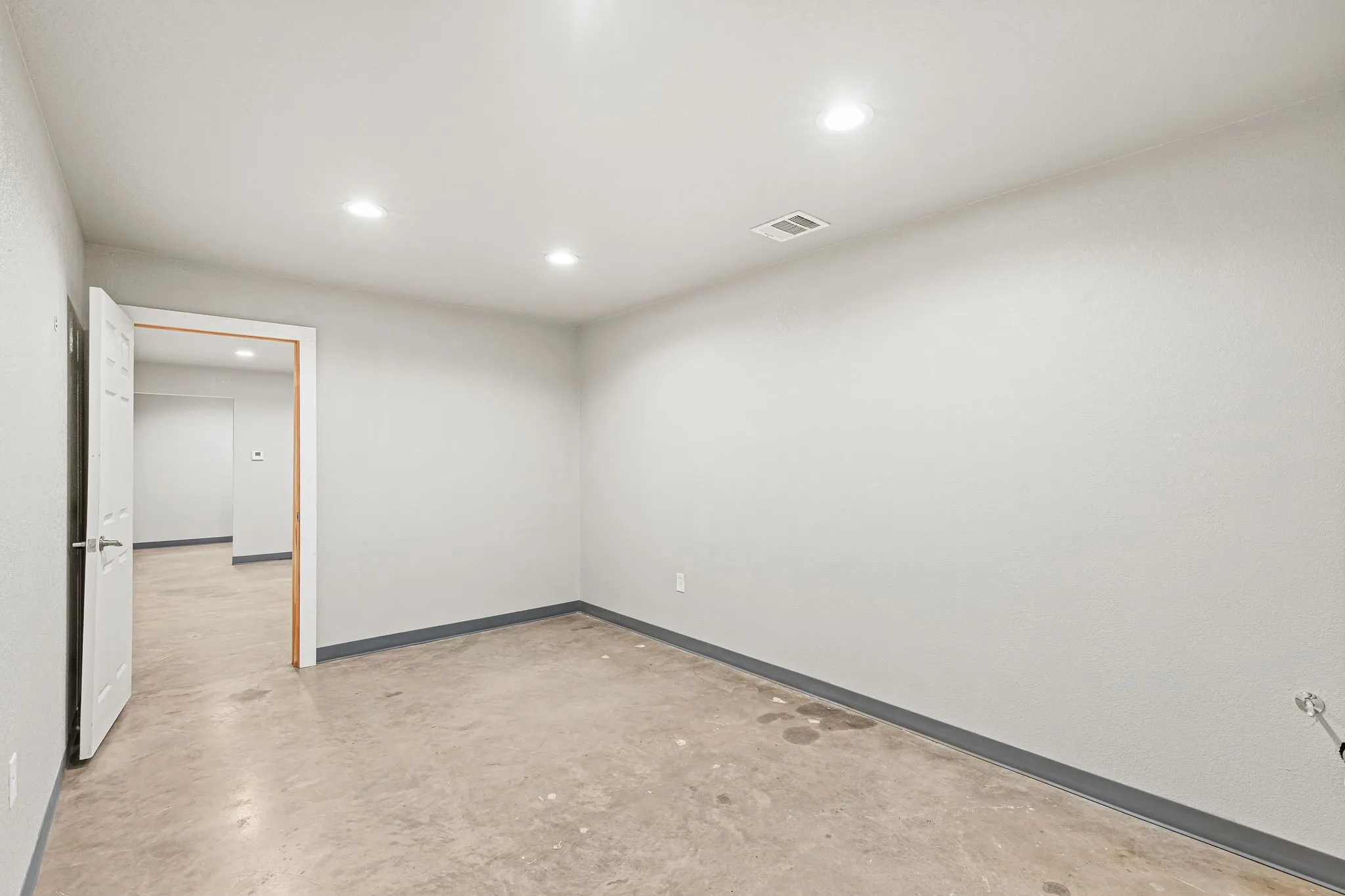 Warehouse For Rent in Wise County , 2601 S Highway 287 600, Decatur, Texas 76234, 0, 0, Garage spaces, 0 Sqft, built in 1975, Price $2,100, mls#21274965, Real Estate Agent in Decatur, Homes For Rent in Wise county, Homes For Rent in Decatur, Realtor in Decatur Texas, Real Estate Brokerage Independent Realty Texas, Luminita Cordes Realtor
