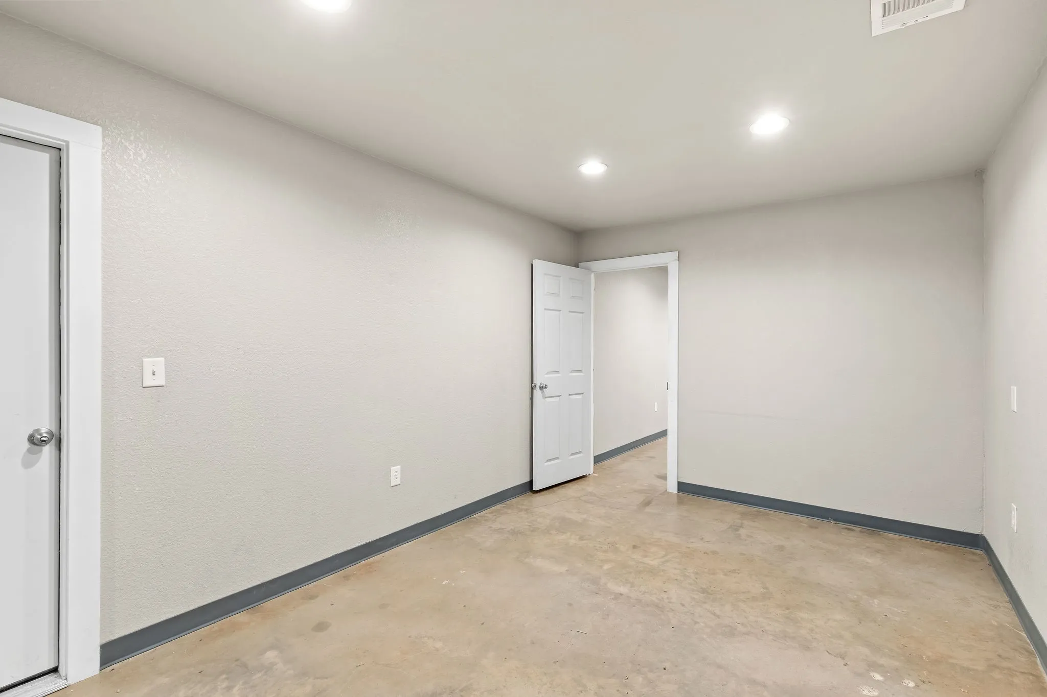 Warehouse For Rent in Wise County , 2601 S Highway 287 500, Decatur, Texas 76234, 0, 0, Garage spaces, 0 Sqft, built in 1975, Price $2,100, mls#21271089, Real Estate Agent in Decatur, Homes For Rent in Wise county, Homes For Rent in Decatur, Realtor in Decatur Texas, Real Estate Brokerage Independent Realty Texas, Luminita Cordes Realtor