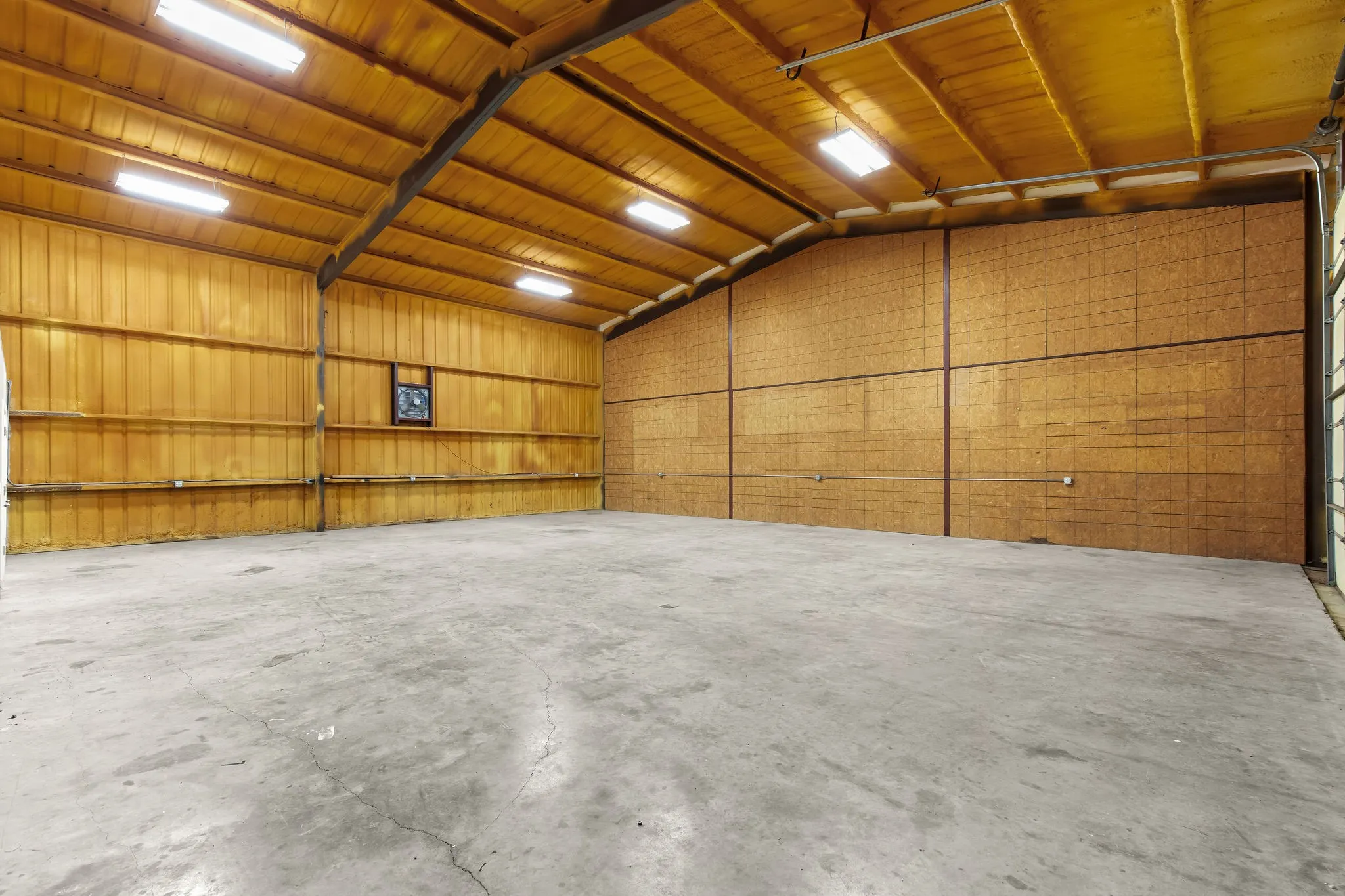 Warehouse For Rent in Wise County , 2601 S Highway 287 500, Decatur, Texas 76234, 0, 0, Garage spaces, 0 Sqft, built in 1975, Price $2,100, mls#21271089, Real Estate Agent in Decatur, Homes For Rent in Wise county, Homes For Rent in Decatur, Realtor in Decatur Texas, Real Estate Brokerage Independent Realty Texas, Luminita Cordes Realtor