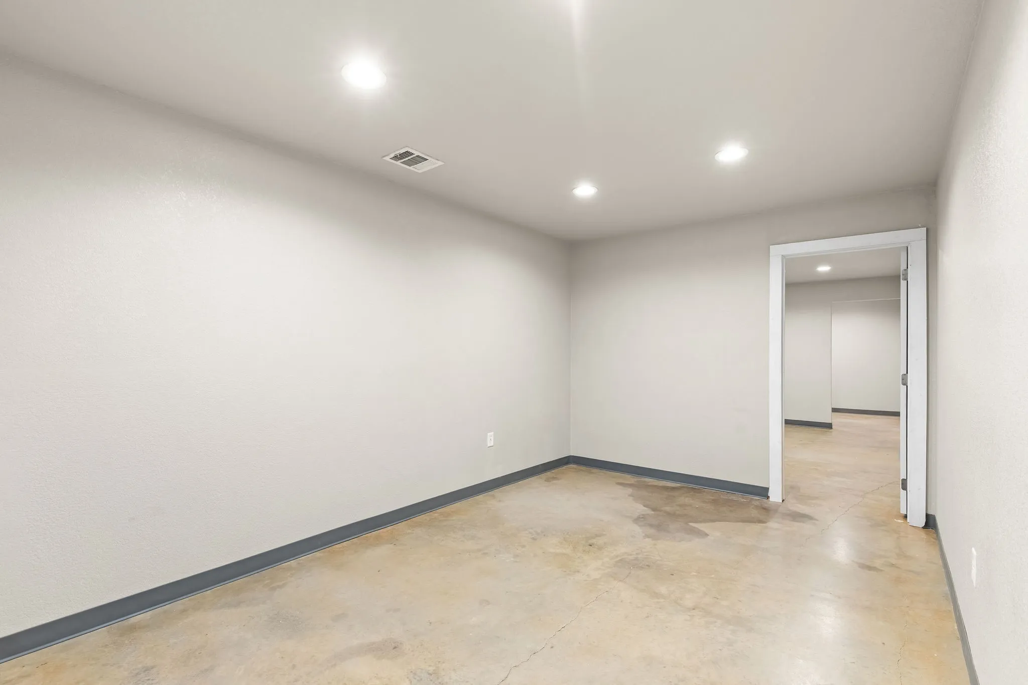 Warehouse For Rent in Wise County , 2601 S Highway 287 500, Decatur, Texas 76234, 0, 0, Garage spaces, 0 Sqft, built in 1975, Price $2,100, mls#21271089, Real Estate Agent in Decatur, Homes For Rent in Wise county, Homes For Rent in Decatur, Realtor in Decatur Texas, Real Estate Brokerage Independent Realty Texas, Luminita Cordes Realtor