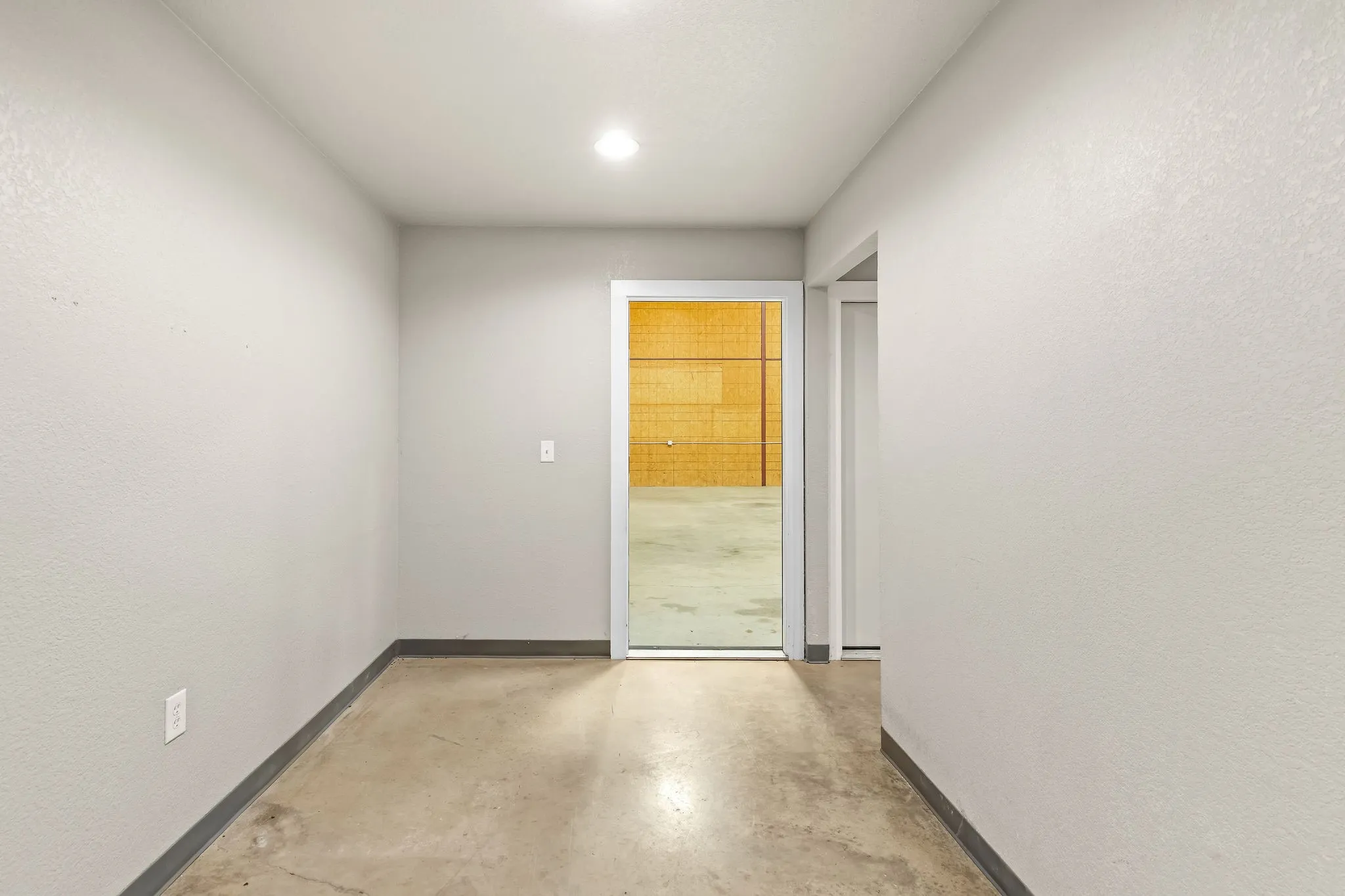 Warehouse For Rent in Wise County , 2601 S Highway 287 500, Decatur, Texas 76234, 0, 0, Garage spaces, 0 Sqft, built in 1975, Price $2,100, mls#21271089, Real Estate Agent in Decatur, Homes For Rent in Wise county, Homes For Rent in Decatur, Realtor in Decatur Texas, Real Estate Brokerage Independent Realty Texas, Luminita Cordes Realtor