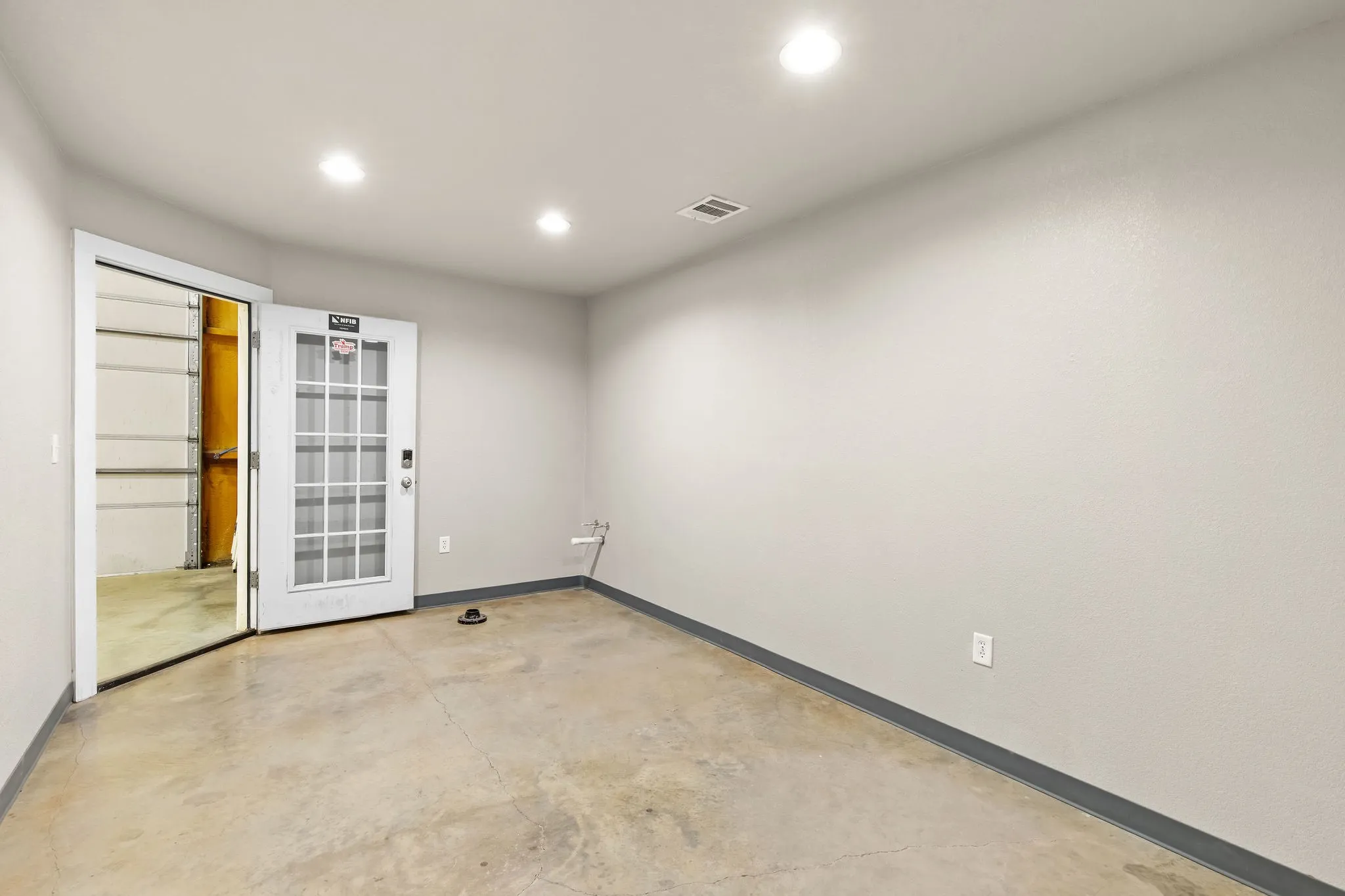 Warehouse For Rent in Wise County , 2601 S Highway 287 500, Decatur, Texas 76234, 0, 0, Garage spaces, 0 Sqft, built in 1975, Price $2,100, mls#21271089, Real Estate Agent in Decatur, Homes For Rent in Wise county, Homes For Rent in Decatur, Realtor in Decatur Texas, Real Estate Brokerage Independent Realty Texas, Luminita Cordes Realtor