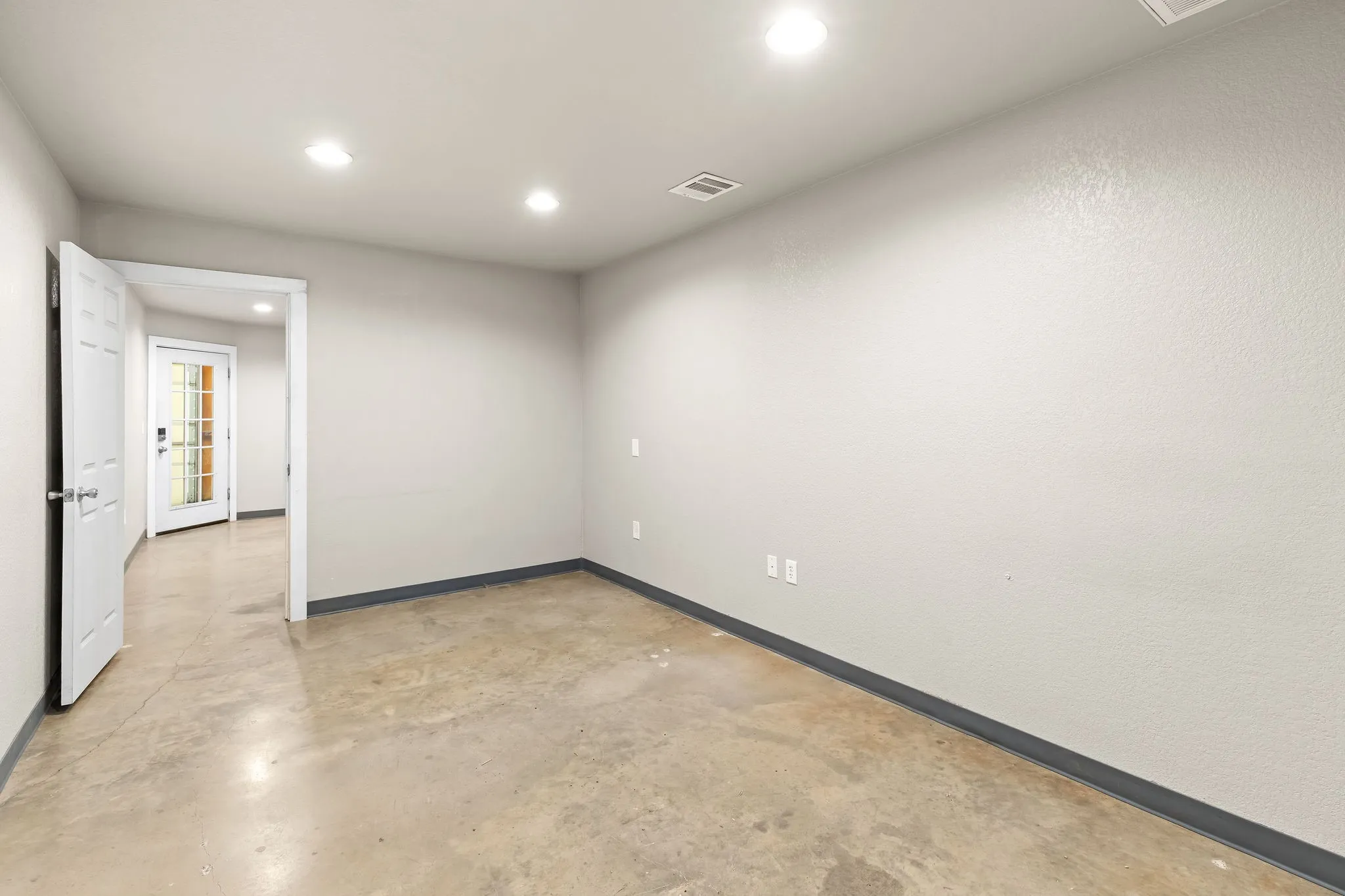 Warehouse For Rent in Wise County , 2601 S Highway 287 500, Decatur, Texas 76234, 0, 0, Garage spaces, 0 Sqft, built in 1975, Price $2,100, mls#21271089, Real Estate Agent in Decatur, Homes For Rent in Wise county, Homes For Rent in Decatur, Realtor in Decatur Texas, Real Estate Brokerage Independent Realty Texas, Luminita Cordes Realtor