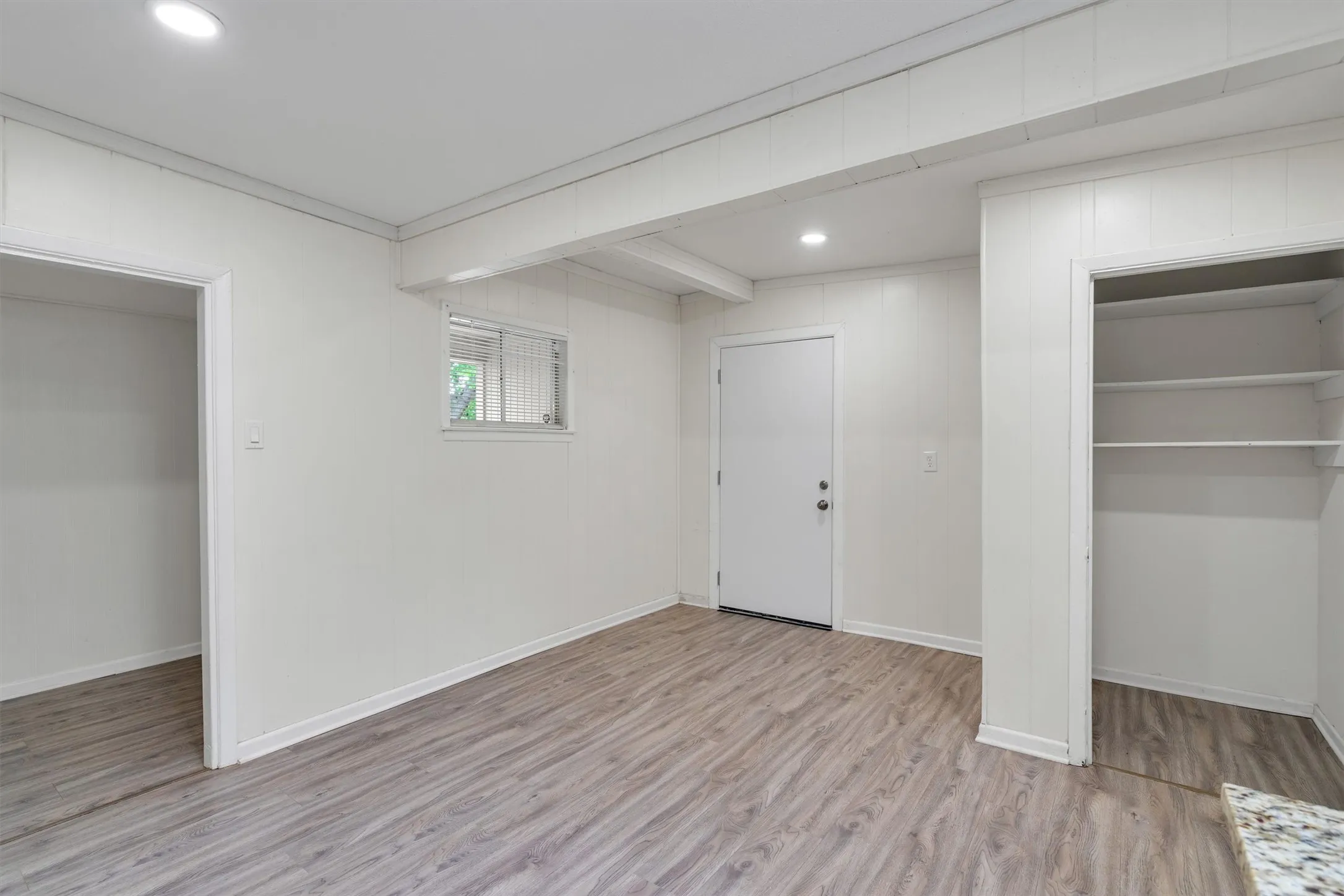 Single Family Residence For Sale in Tarrant County , 4609 Lois Street, Fort Worth, Texas 76119, 3 Bedroom, 1 Bathroom, 1 Garage spaces, 1,054 Sqft, built in 1958, mls#21265317, Real Estate Agent in Fort Worth, Homes For Sale in Tarrant county, Homes For Sale in Fort Worth, Realtor in Fort Worth Texas, Real Estate Brokerage Independent Realty Texas, Luminita Cordes Realtor