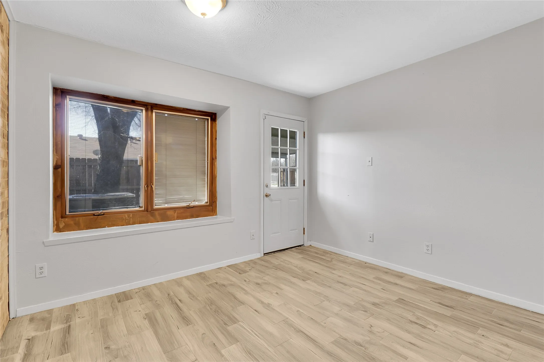 Townhouse For Sale in Dallas County , 44 E Mountain Creek Drive, Grand Prairie, Texas 75052, 2 Bedrooms, 1 Bathroom, Garage spaces, 1,332 Sqft, built in 1973, Price $164,500, mls#21272991, Real Estate Agent in Grand Prairie, Homes For Sale in Dallas county, Homes For Sale in Grand Prairie, Realtor in Grand Prairie Texas, Real Estate Brokerage Independent Realty Texas, Luminita Cordes Realtor