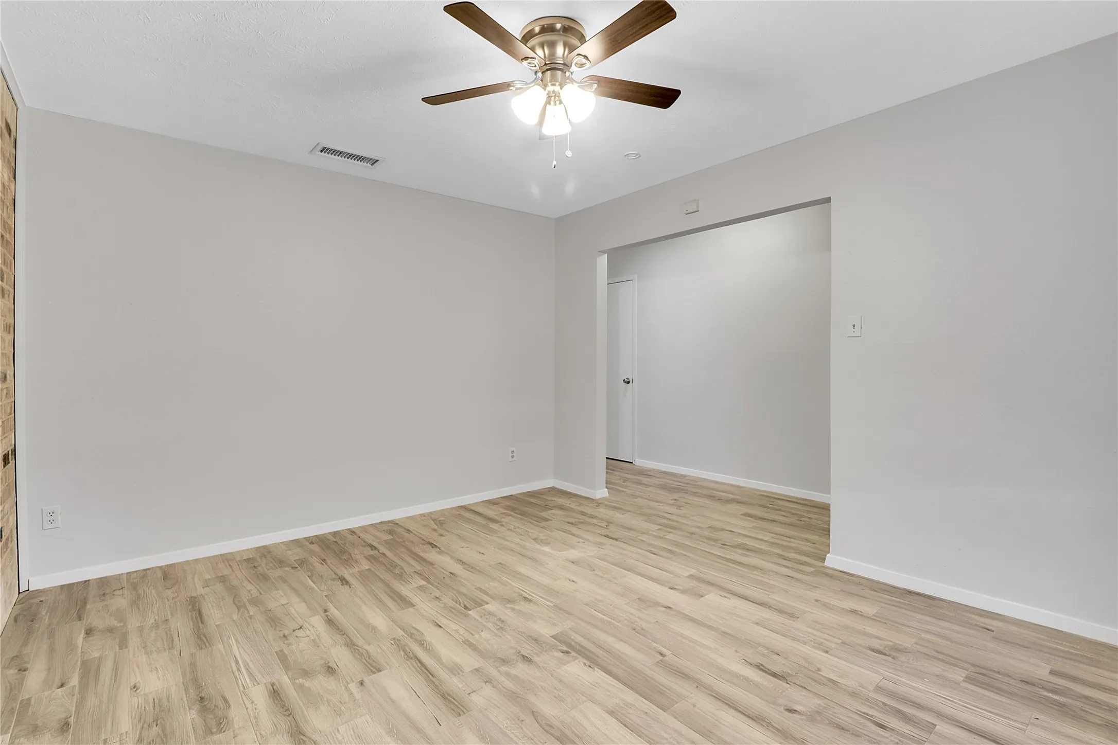 Townhouse For Sale in Dallas County , 44 E Mountain Creek Drive, Grand Prairie, Texas 75052, 2 Bedrooms, 1 Bathroom, Garage spaces, 1,332 Sqft, built in 1973, Price $164,500, mls#21272991, Real Estate Agent in Grand Prairie, Homes For Sale in Dallas county, Homes For Sale in Grand Prairie, Realtor in Grand Prairie Texas, Real Estate Brokerage Independent Realty Texas, Luminita Cordes Realtor