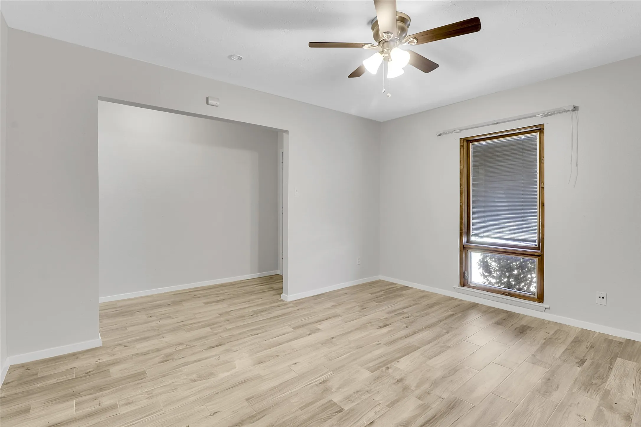 Townhouse For Sale in Dallas County , 44 E Mountain Creek Drive, Grand Prairie, Texas 75052, 2 Bedrooms, 1 Bathroom, Garage spaces, 1,332 Sqft, built in 1973, Price $164,500, mls#21272991, Real Estate Agent in Grand Prairie, Homes For Sale in Dallas county, Homes For Sale in Grand Prairie, Realtor in Grand Prairie Texas, Real Estate Brokerage Independent Realty Texas, Luminita Cordes Realtor