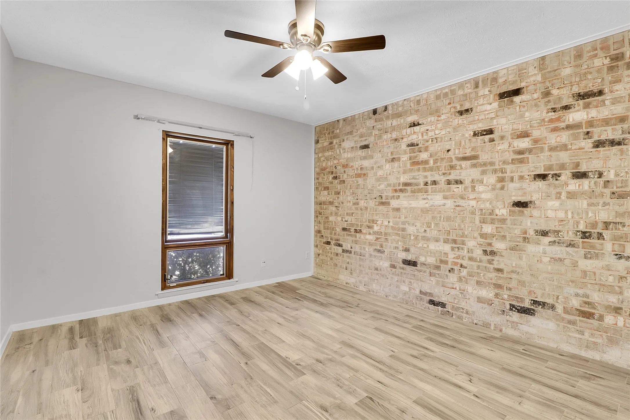 Townhouse For Sale in Dallas County , 44 E Mountain Creek Drive, Grand Prairie, Texas 75052, 2 Bedrooms, 1 Bathroom, Garage spaces, 1,332 Sqft, built in 1973, Price $164,500, mls#21272991, Real Estate Agent in Grand Prairie, Homes For Sale in Dallas county, Homes For Sale in Grand Prairie, Realtor in Grand Prairie Texas, Real Estate Brokerage Independent Realty Texas, Luminita Cordes Realtor