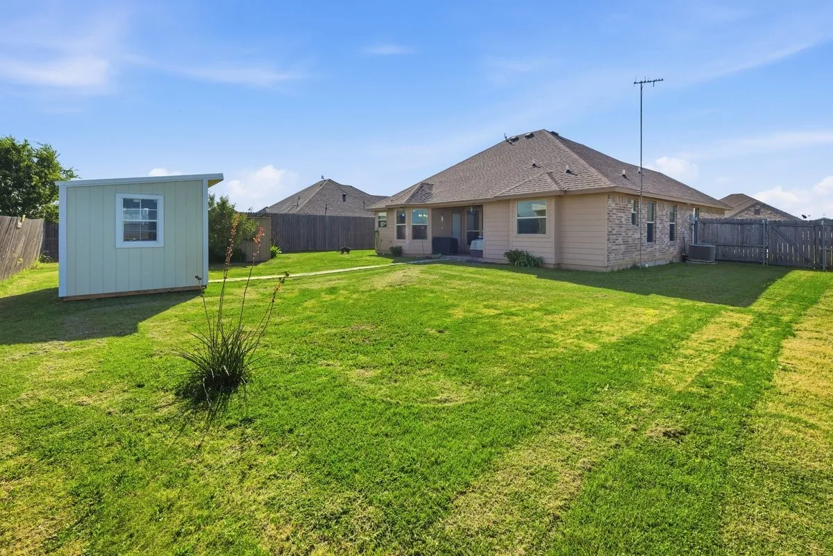 Single Family Residence For Sale in Hill County , 121 Joyce Street, Whitney, Texas 76692, 3 Bedrooms, 2 Bathrooms, 2 Garage spaces, 1,351 Sqft, built in 2014, Price $259,900, mls#21274166, Real Estate Agent in Whitney, Homes For Sale in Hill county, Homes For Sale in Whitney, Realtor in Whitney Texas, Real Estate Brokerage Independent Realty Texas, Luminita Cordes Realtor