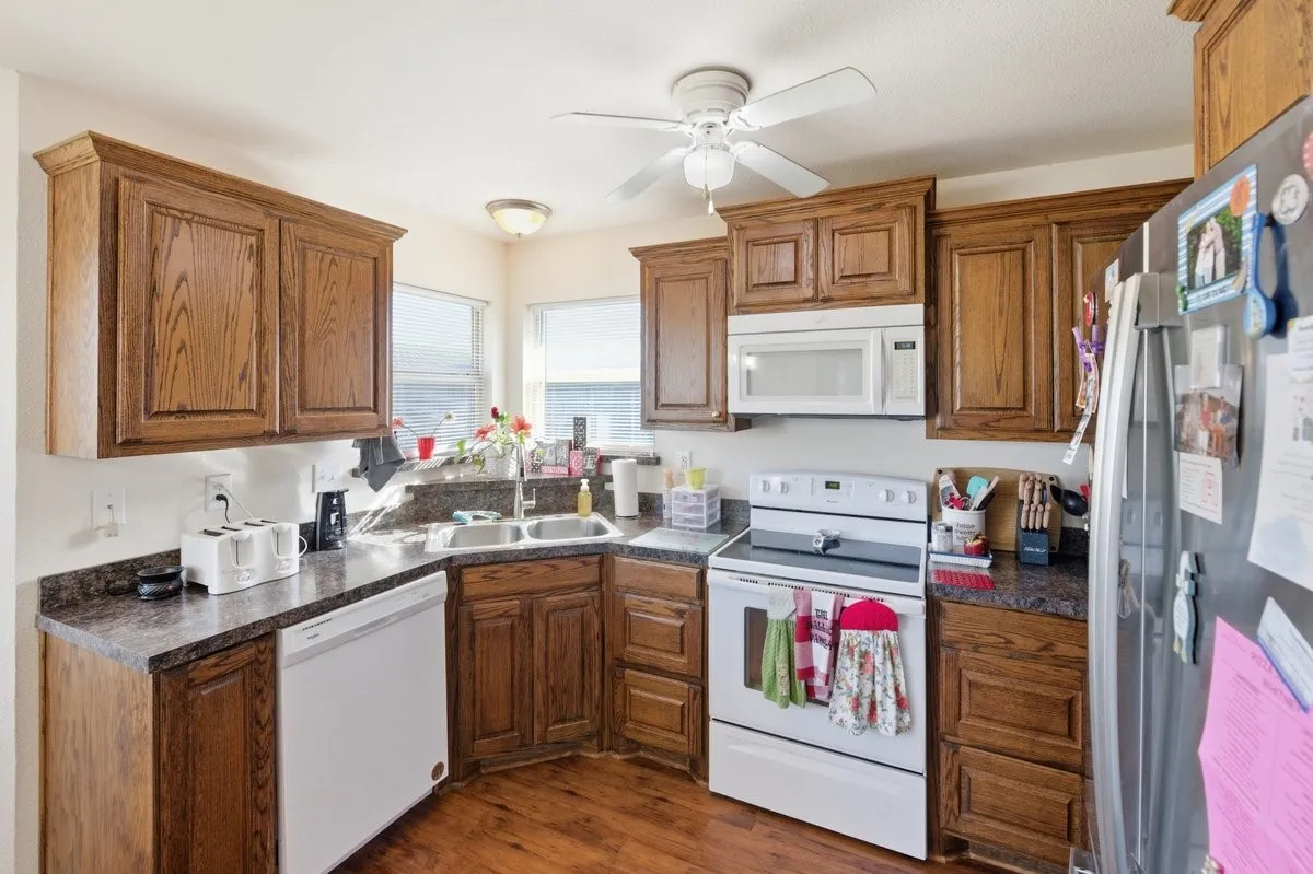 Single Family Residence For Sale in Hill County , 121 Joyce Street, Whitney, Texas 76692, 3 Bedrooms, 2 Bathrooms, 2 Garage spaces, 1,351 Sqft, built in 2014, Price $259,900, mls#21274166, Real Estate Agent in Whitney, Homes For Sale in Hill county, Homes For Sale in Whitney, Realtor in Whitney Texas, Real Estate Brokerage Independent Realty Texas, Luminita Cordes Realtor