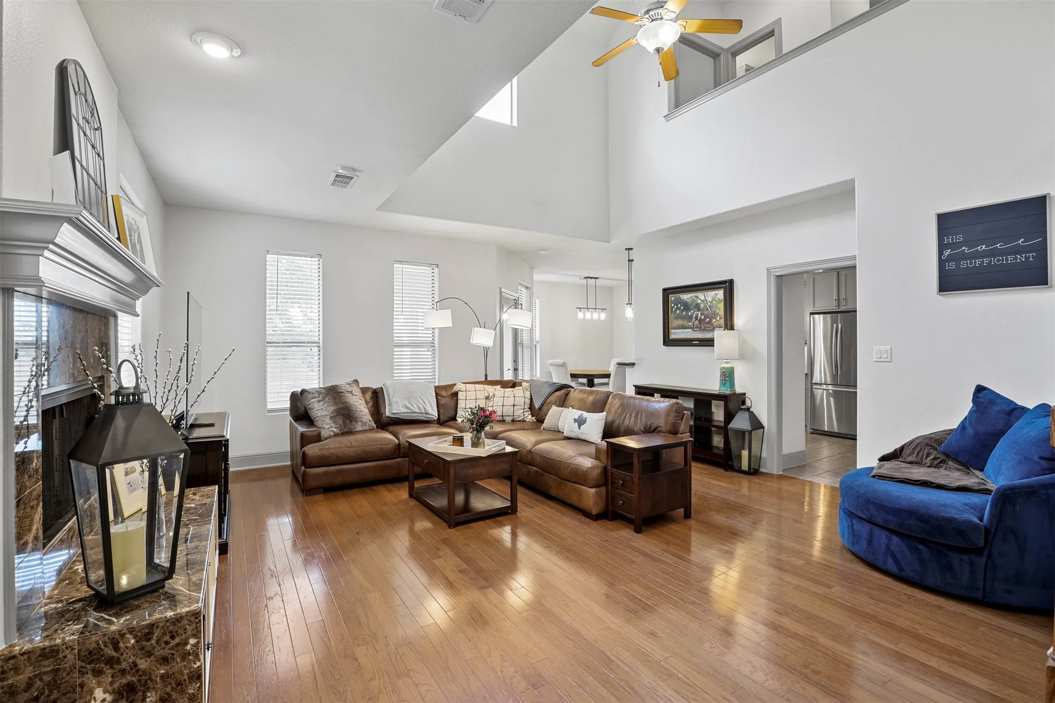 Single Family Residence For Rent in Dallas County , 2561 Fountain Cove, Carrollton, Texas 75006, 2 Bedroom, 3 Bathroom, 2 Garage spaces, 1,725 Sqft, built in 2005, Price $2,700, mls#21275033, Real Estate Agent in Carrollton, Homes For Rent in Dallas county, Homes For Rent in Carrollton, Realtor in Carrollton Texas, Real Estate Brokerage Independent Realty Texas, Luminita Cordes Realtor