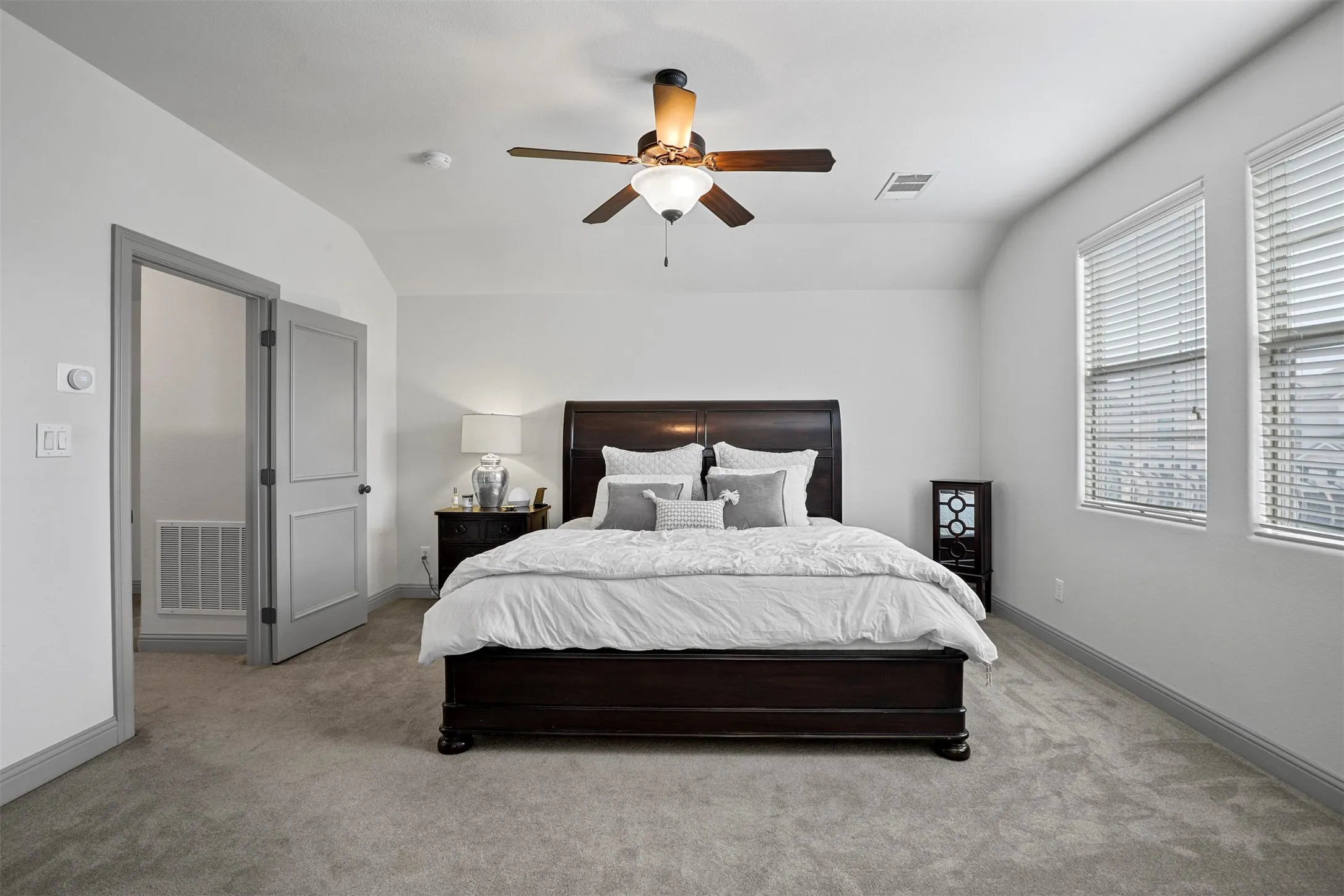 Single Family Residence For Rent in Dallas County , 2561 Fountain Cove, Carrollton, Texas 75006, 2 Bedroom, 3 Bathroom, 2 Garage spaces, 1,725 Sqft, built in 2005, Price $2,700, mls#21275033, Real Estate Agent in Carrollton, Homes For Rent in Dallas county, Homes For Rent in Carrollton, Realtor in Carrollton Texas, Real Estate Brokerage Independent Realty Texas, Luminita Cordes Realtor