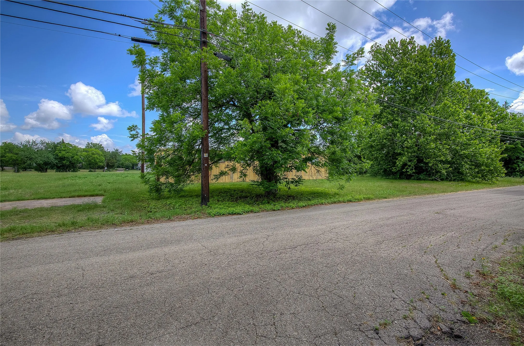 Unimproved Land For Sale in Hunt County , 414 N Neal Street, Commerce, Texas 75428, 0, 0, Garage spaces, 0 Sqft, built in 0, mls#21275034, Real Estate Agent in Commerce, Homes For Sale in Hunt county, Homes For Sale in Commerce, Realtor in Commerce Texas, Real Estate Brokerage Independent Realty Texas, Luminita Cordes Realtor