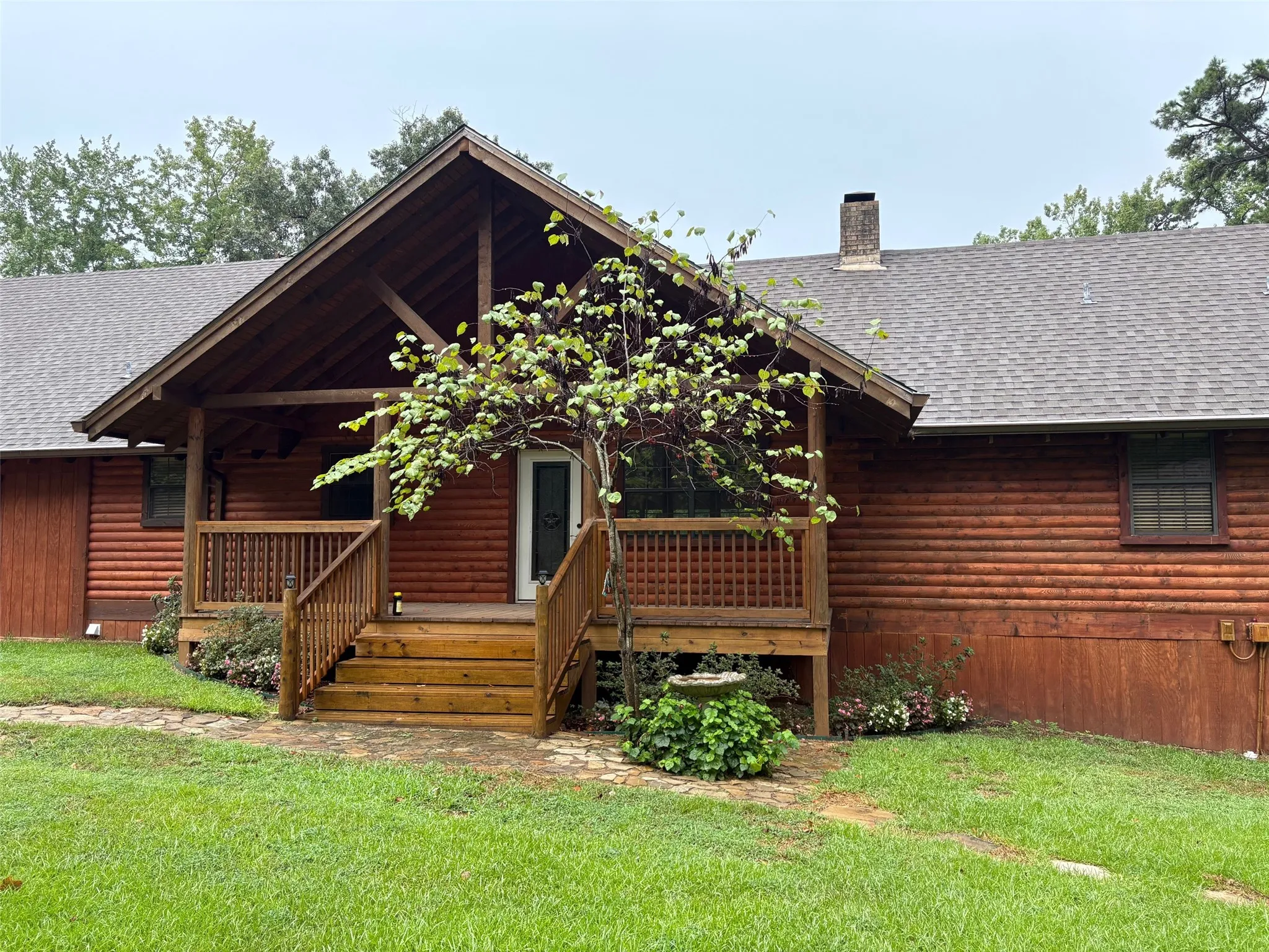 Single Family Residence For Sale in Wood County , 717 private road 6665, Mineola, Texas 75773, 2 Bedroom, 2 Bathroom, 4 Garage spaces, 2,042 Sqft, built in 1994, mls#21264825, Real Estate Agent in Mineola, Homes For Sale in Wood county, Homes For Sale in Mineola, Realtor in Mineola Texas, Real Estate Brokerage Independent Realty Texas, Luminita Cordes Realtor