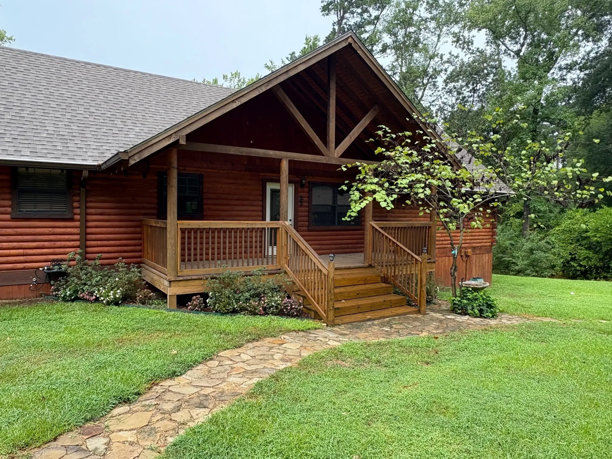 Single Family Residence For Sale in Wood County , 717 private road 6665, Mineola, Texas 75773, 2 Bedroom, 2 Bathroom, 4 Garage spaces, 2,042 Sqft, built in 1994, mls#21264825, Real Estate Agent in Mineola, Homes For Sale in Wood county, Homes For Sale in Mineola, Realtor in Mineola Texas, Real Estate Brokerage Independent Realty Texas, Luminita Cordes Realtor