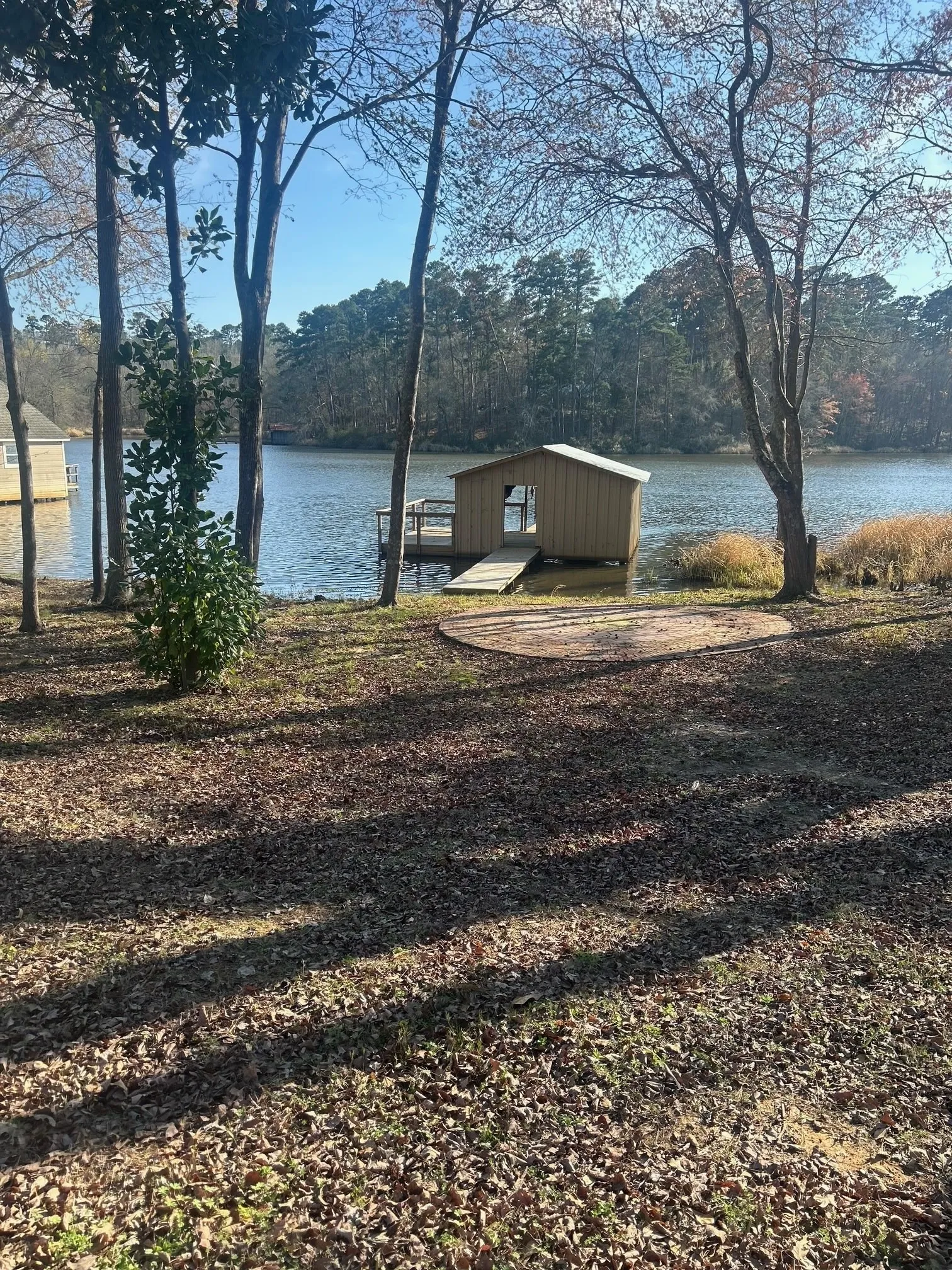 Single Family Residence For Sale in Wood County , 717 private road 6665, Mineola, Texas 75773, 2 Bedroom, 2 Bathroom, 4 Garage spaces, 2,042 Sqft, built in 1994, mls#21264825, Real Estate Agent in Mineola, Homes For Sale in Wood county, Homes For Sale in Mineola, Realtor in Mineola Texas, Real Estate Brokerage Independent Realty Texas, Luminita Cordes Realtor