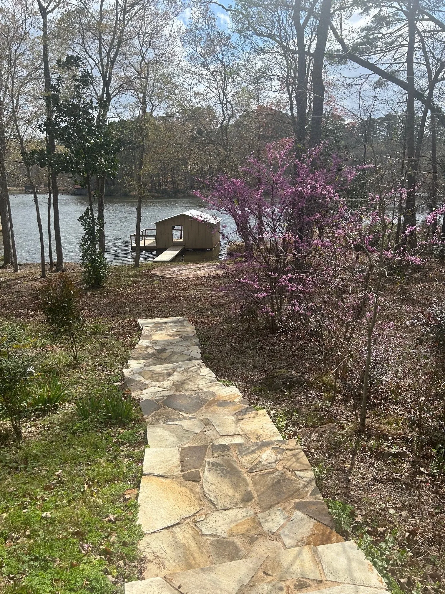 Single Family Residence For Sale in Wood County , 717 private road 6665, Mineola, Texas 75773, 2 Bedroom, 2 Bathroom, 4 Garage spaces, 2,042 Sqft, built in 1994, mls#21264825, Real Estate Agent in Mineola, Homes For Sale in Wood county, Homes For Sale in Mineola, Realtor in Mineola Texas, Real Estate Brokerage Independent Realty Texas, Luminita Cordes Realtor