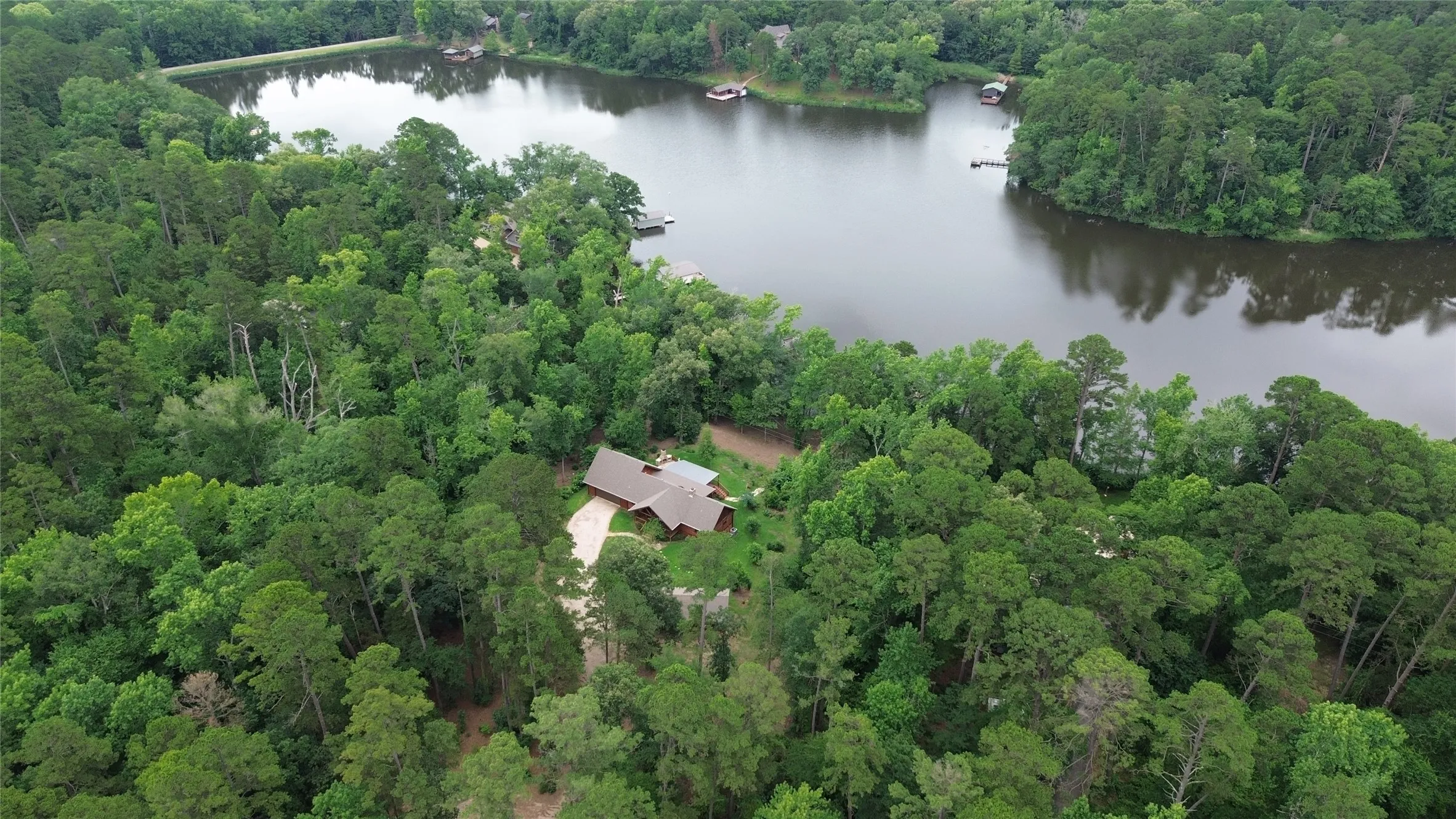 Single Family Residence For Sale in Wood County , 717 private road 6665, Mineola, Texas 75773, 2 Bedroom, 2 Bathroom, 4 Garage spaces, 2,042 Sqft, built in 1994, mls#21264825, Real Estate Agent in Mineola, Homes For Sale in Wood county, Homes For Sale in Mineola, Realtor in Mineola Texas, Real Estate Brokerage Independent Realty Texas, Luminita Cordes Realtor