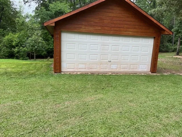DETACHED GARAGE WTH WORKSHOP ATTACHED