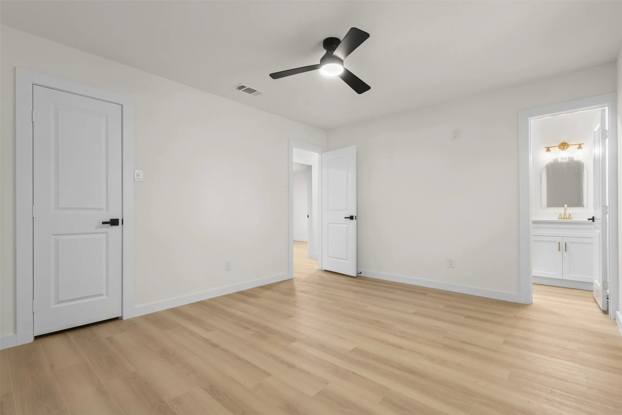 Single Family Residence For Rent in Collin County , 913 Roaming Road Drive, Allen, Texas 75002, 4 Bedroom, 3 Bathroom, Garage spaces, 1,128 Sqft, built in 1971, mls#21275044, Real Estate Agent in Allen, Homes For Rent in Collin county, Homes For Rent in Allen, Realtor in Allen Texas, Real Estate Brokerage Independent Realty Texas, Luminita Cordes Realtor