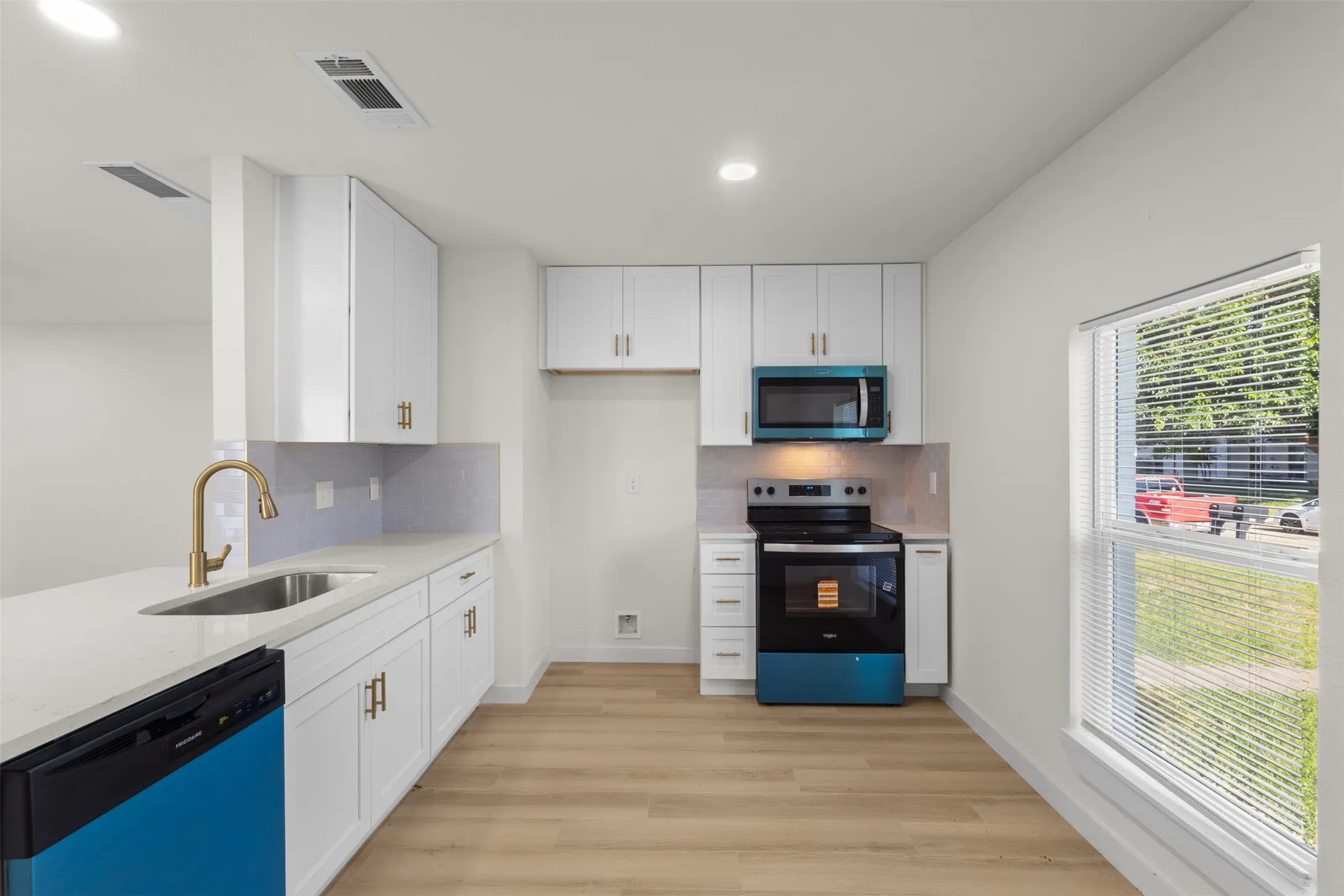 Single Family Residence For Rent in Collin County , 913 Roaming Road Drive, Allen, Texas 75002, 4 Bedroom, 3 Bathroom, Garage spaces, 1,128 Sqft, built in 1971, mls#21275044, Real Estate Agent in Allen, Homes For Rent in Collin county, Homes For Rent in Allen, Realtor in Allen Texas, Real Estate Brokerage Independent Realty Texas, Luminita Cordes Realtor