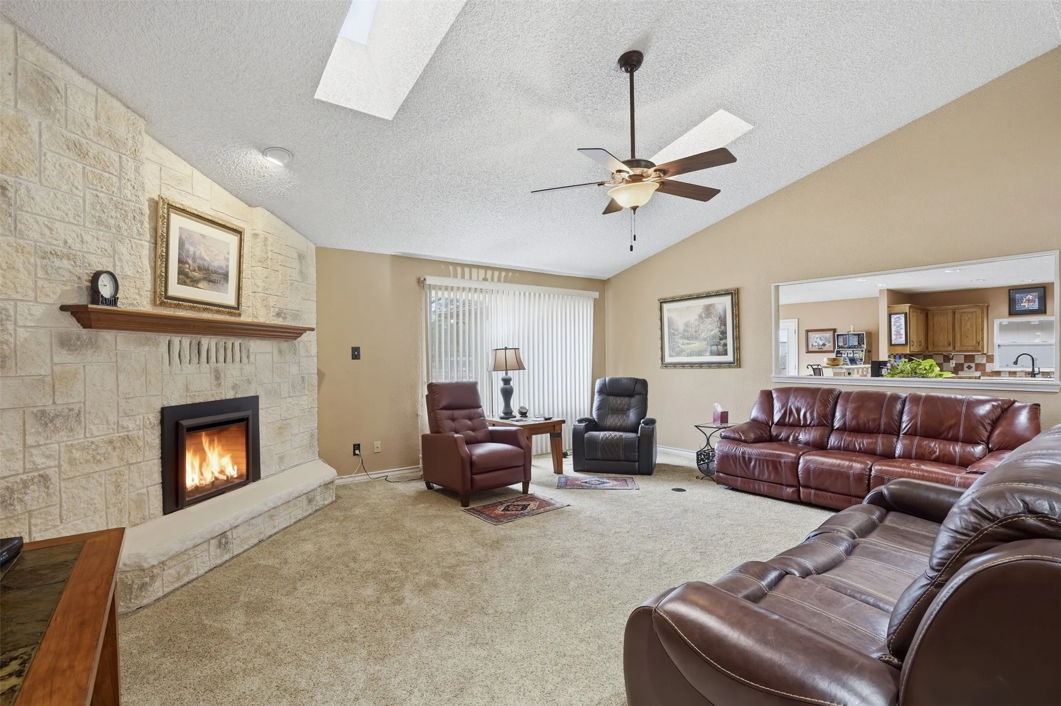 Single Family Residence For Sale in Hood County , 4021 Dakota Trail, Granbury, Texas 76048, 3 Bedroom, 2 Bathroom, 2 Garage spaces, 2,410 Sqft, built in 1987, mls#21274968, Real Estate Agent in Granbury, Homes For Sale in Hood county, Homes For Sale in Granbury, Realtor in Granbury Texas, Real Estate Brokerage Independent Realty Texas, Luminita Cordes Realtor