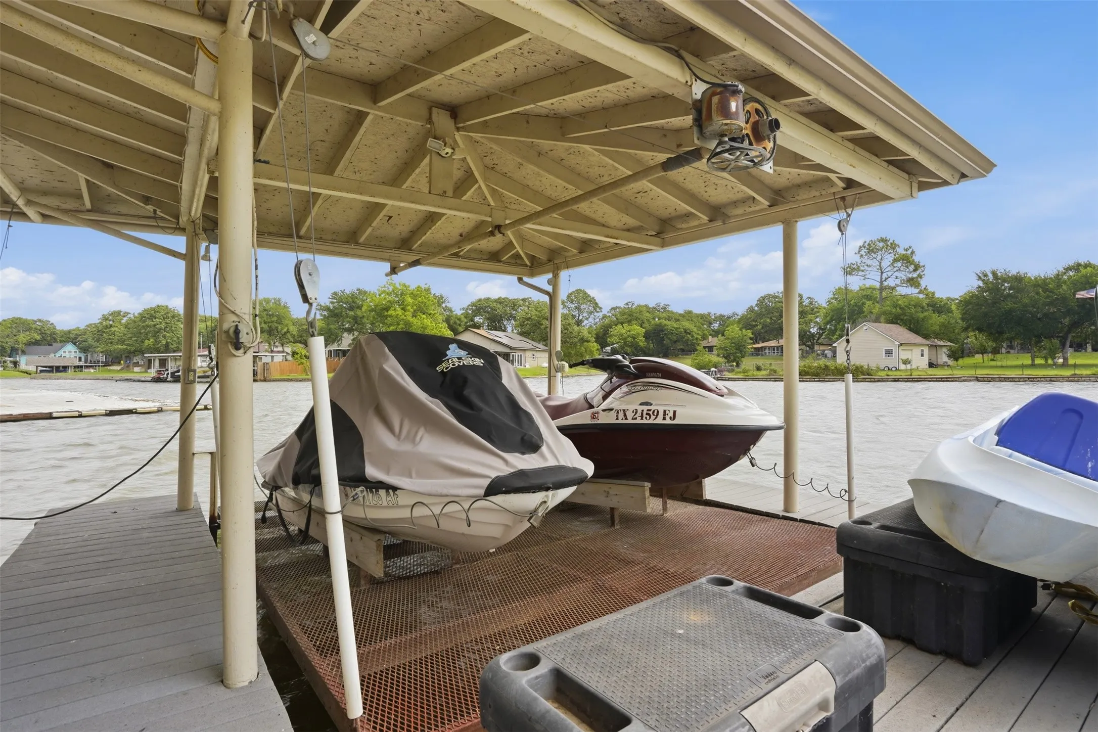 Single Family Residence For Sale in Hood County , 4021 Dakota Trail, Granbury, Texas 76048, 3 Bedroom, 2 Bathroom, 2 Garage spaces, 2,410 Sqft, built in 1987, mls#21274968, Real Estate Agent in Granbury, Homes For Sale in Hood county, Homes For Sale in Granbury, Realtor in Granbury Texas, Real Estate Brokerage Independent Realty Texas, Luminita Cordes Realtor