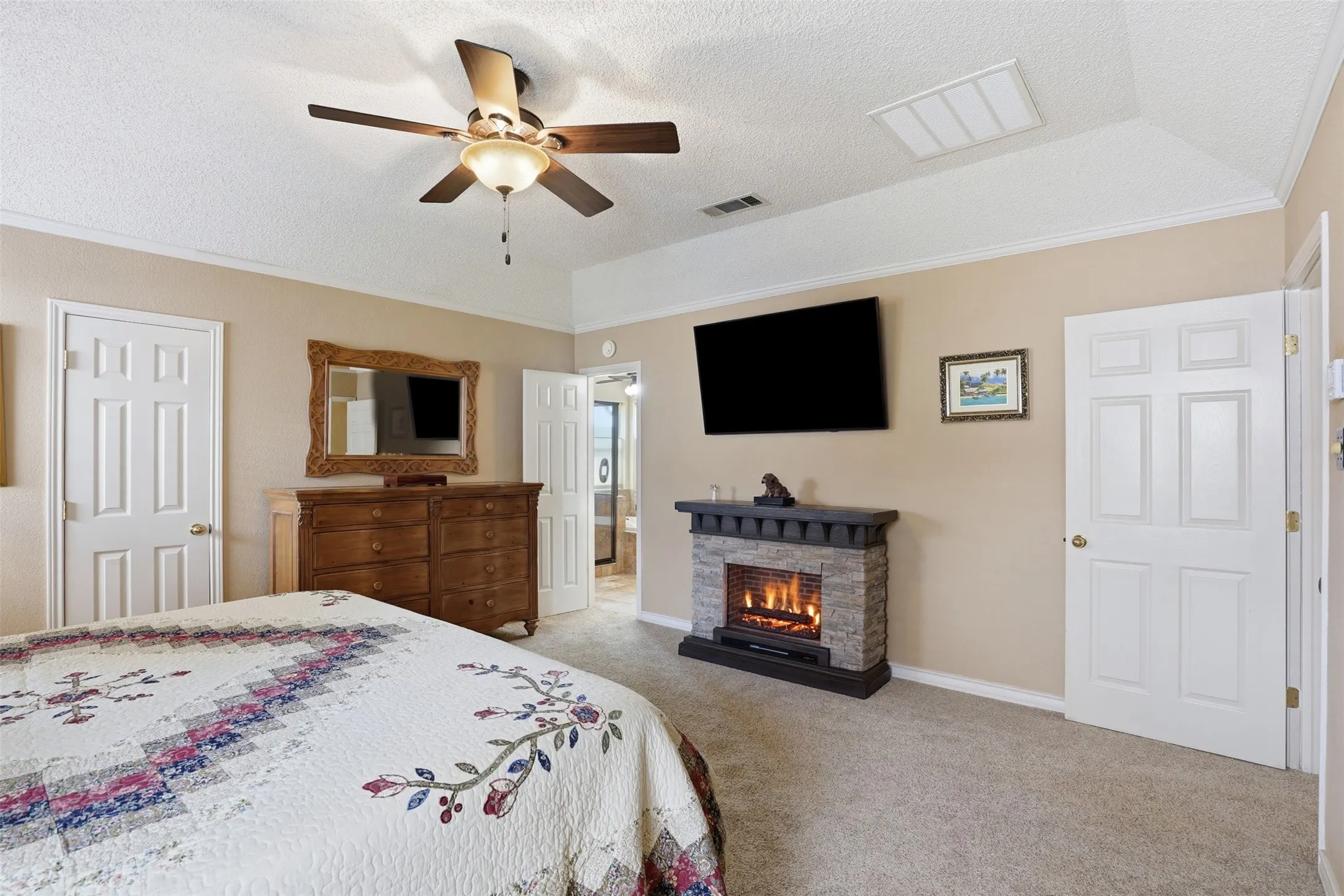 Single Family Residence For Sale in Hood County , 4021 Dakota Trail, Granbury, Texas 76048, 3 Bedroom, 2 Bathroom, 2 Garage spaces, 2,410 Sqft, built in 1987, mls#21274968, Real Estate Agent in Granbury, Homes For Sale in Hood county, Homes For Sale in Granbury, Realtor in Granbury Texas, Real Estate Brokerage Independent Realty Texas, Luminita Cordes Realtor