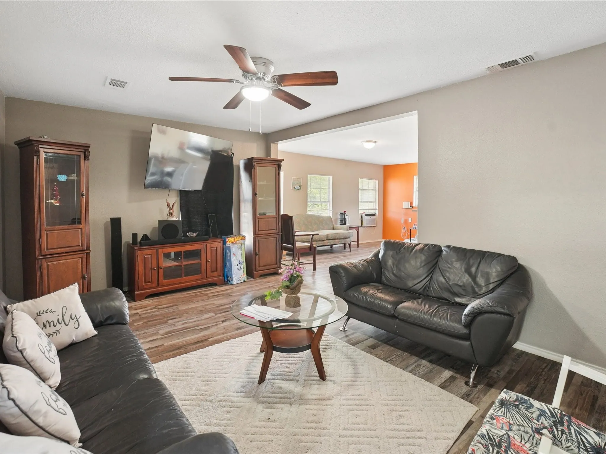 Triplex For Sale in Dallas County , 503 E 6th Street, Dallas, Texas 75203, 6 Bedroom, 3 Bathroom, Garage spaces, 0 Sqft, built in 1921, mls#21273908, Real Estate Agent in Dallas, Homes For Sale in Dallas county, Homes For Sale in Dallas, Realtor in Dallas Texas, Real Estate Brokerage Independent Realty Texas, Luminita Cordes Realtor