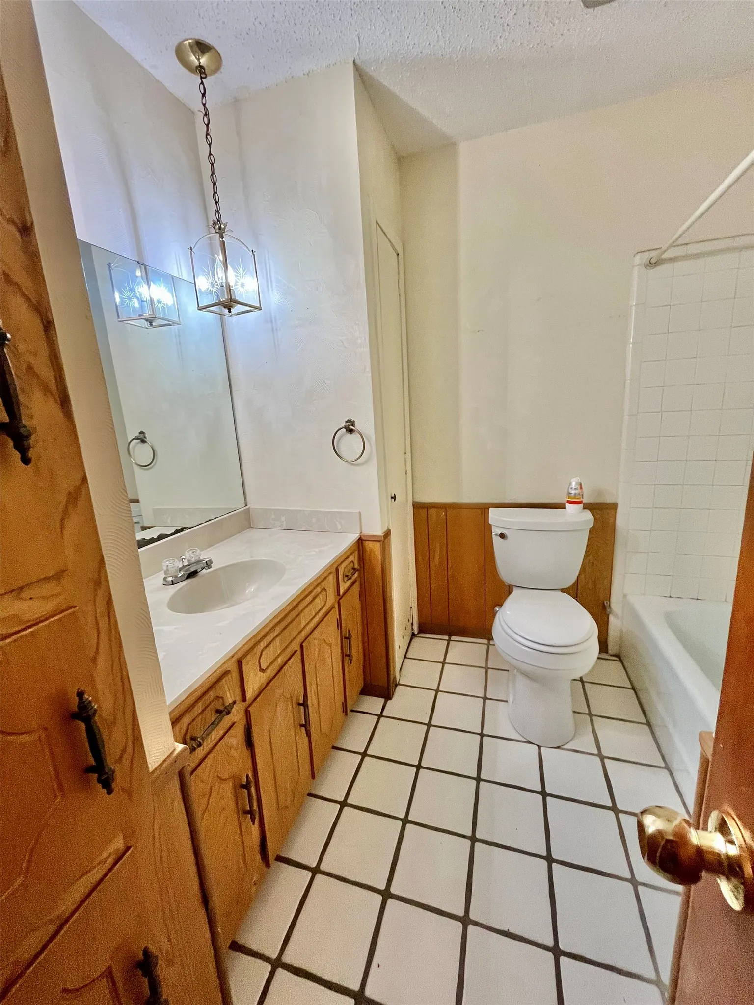 Single Family Residence For Sale in Hamilton County , 603 Barkley Drive, Hamilton, Texas 76531, 3 Bedroom, 2 Bathroom, 2 Garage spaces, 1,597 Sqft, built in 1975, mls#21274077, Real Estate Agent in Hamilton, Homes For Sale in Hamilton county, Homes For Sale in Hamilton, Realtor in Hamilton Texas, Real Estate Brokerage Independent Realty Texas, Luminita Cordes Realtor